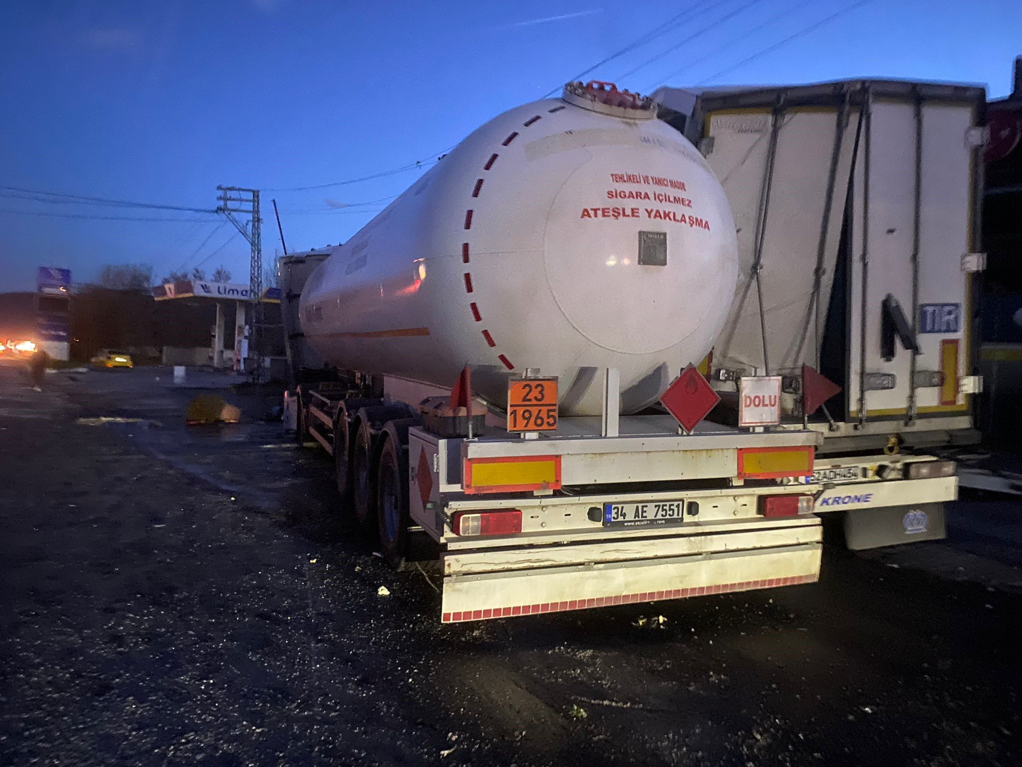 Samsun'da Faciadan Dönüldü Lpg Yüklü Tanker Tıra Çarptı!
