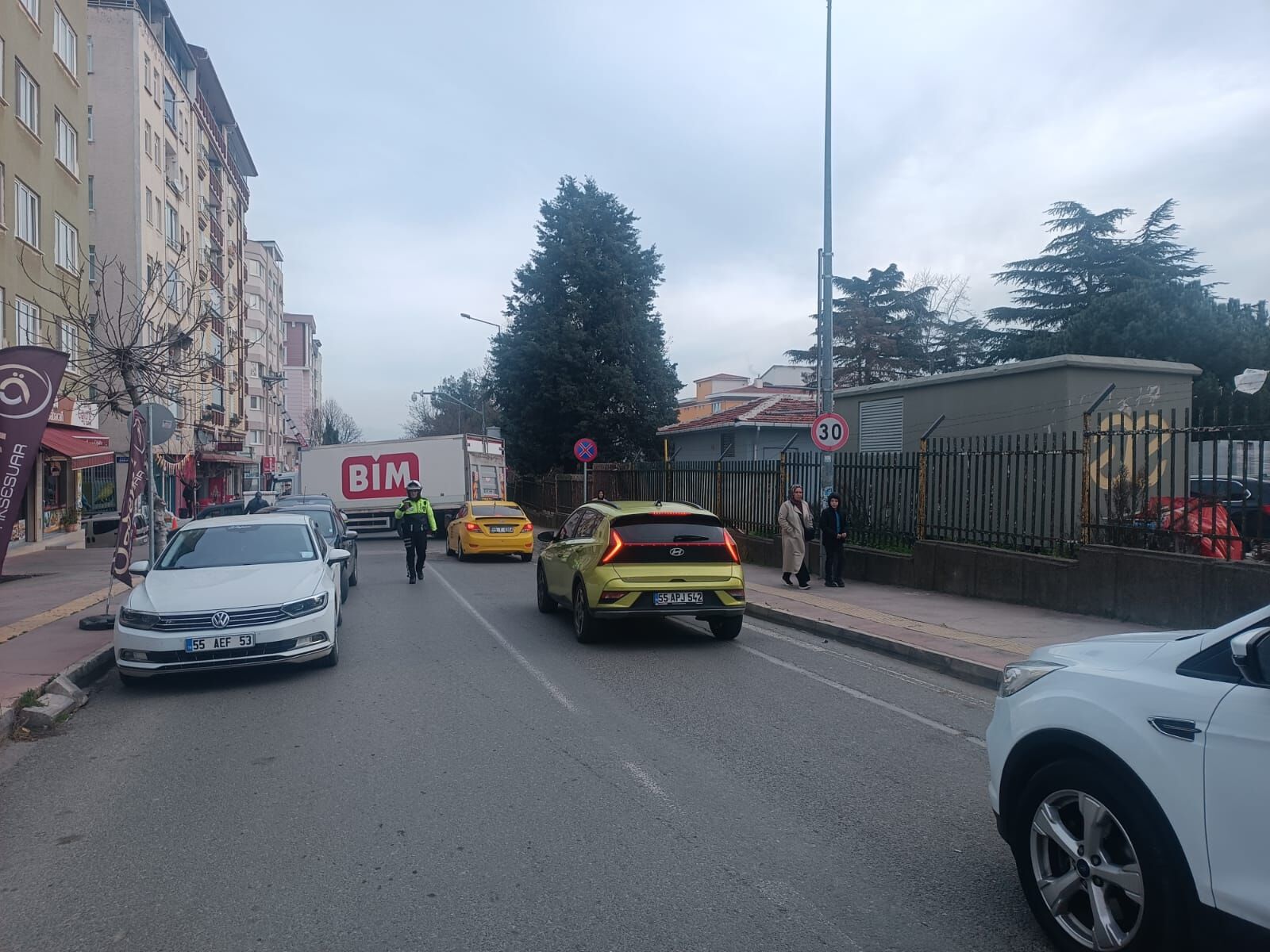 Samsun’da Gazi Devlet Hastanesi Önünde Trafik Sorunu Büyüyor