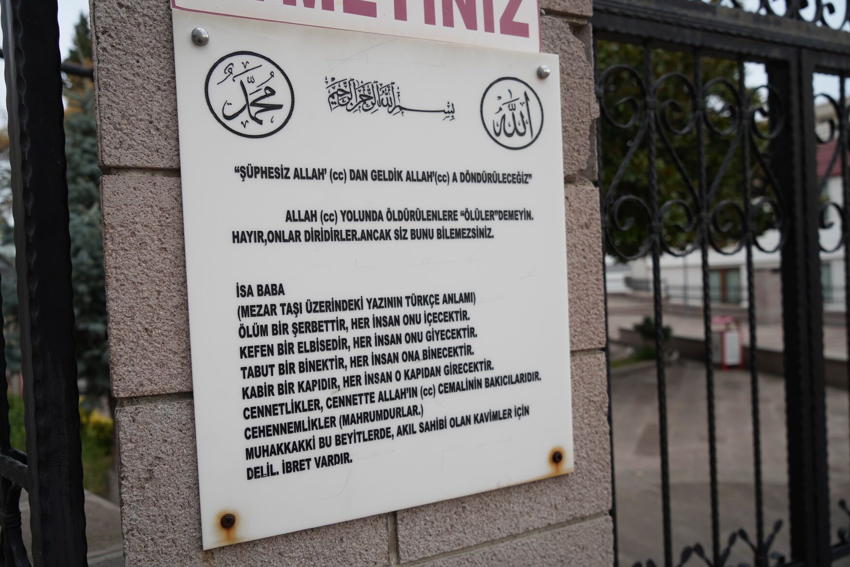 Samsun'da İsa Baba Camii Türbesi'nde Yazılı Mezar Taşı 2