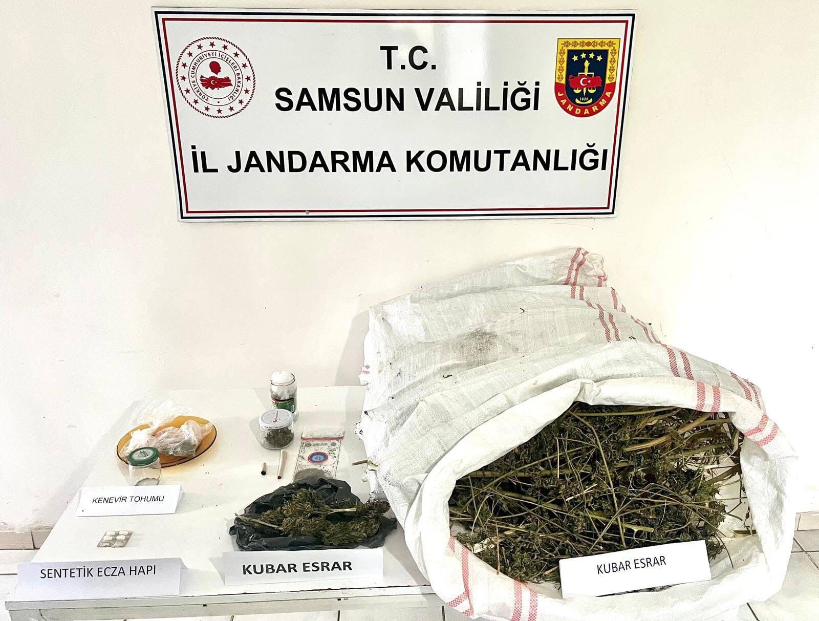 Samsun’da Jandarmadan Uyuşturucu Operasyonu 7 Kilo Esrar Ele Geçirildi (1)