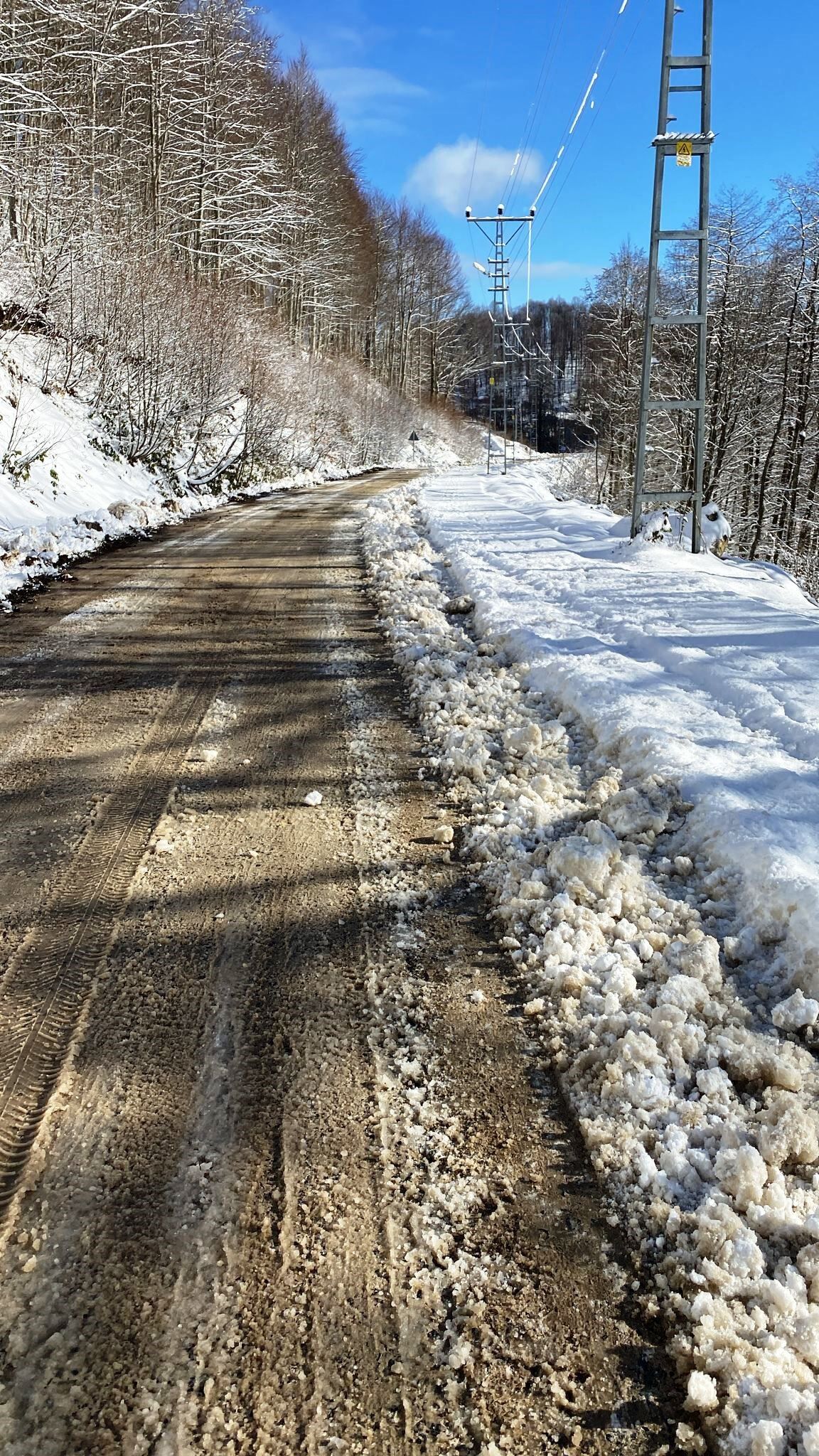 Samsun’da Kar Yağışı 80 Mahalle Yolu Yeniden Ulaşıma Açıldı (3)