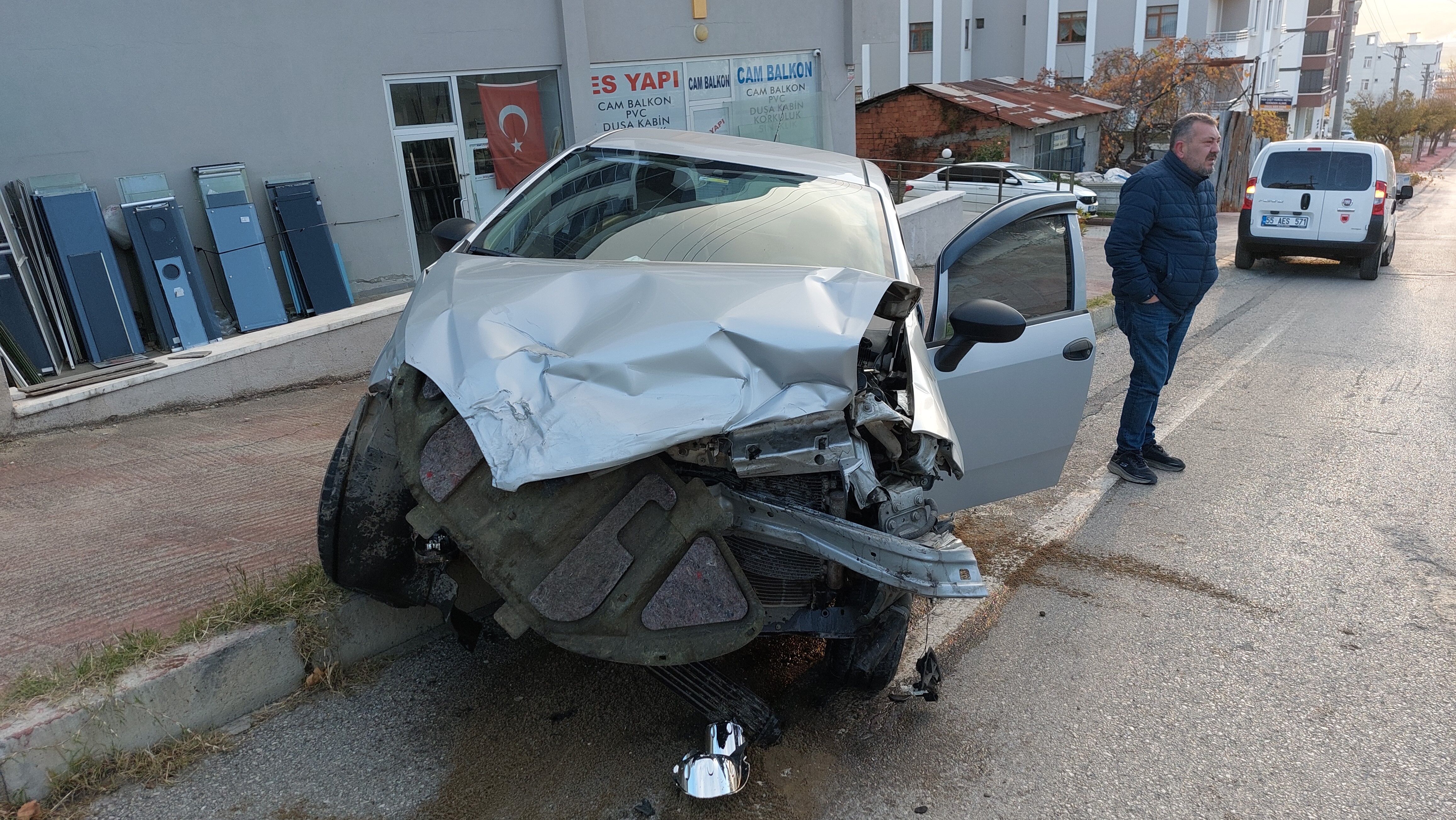 Samsun’da Kazaların Adresi O Cadde Yine Kaza Meydana Geldi, Bir Kişi Yaralandı (3)