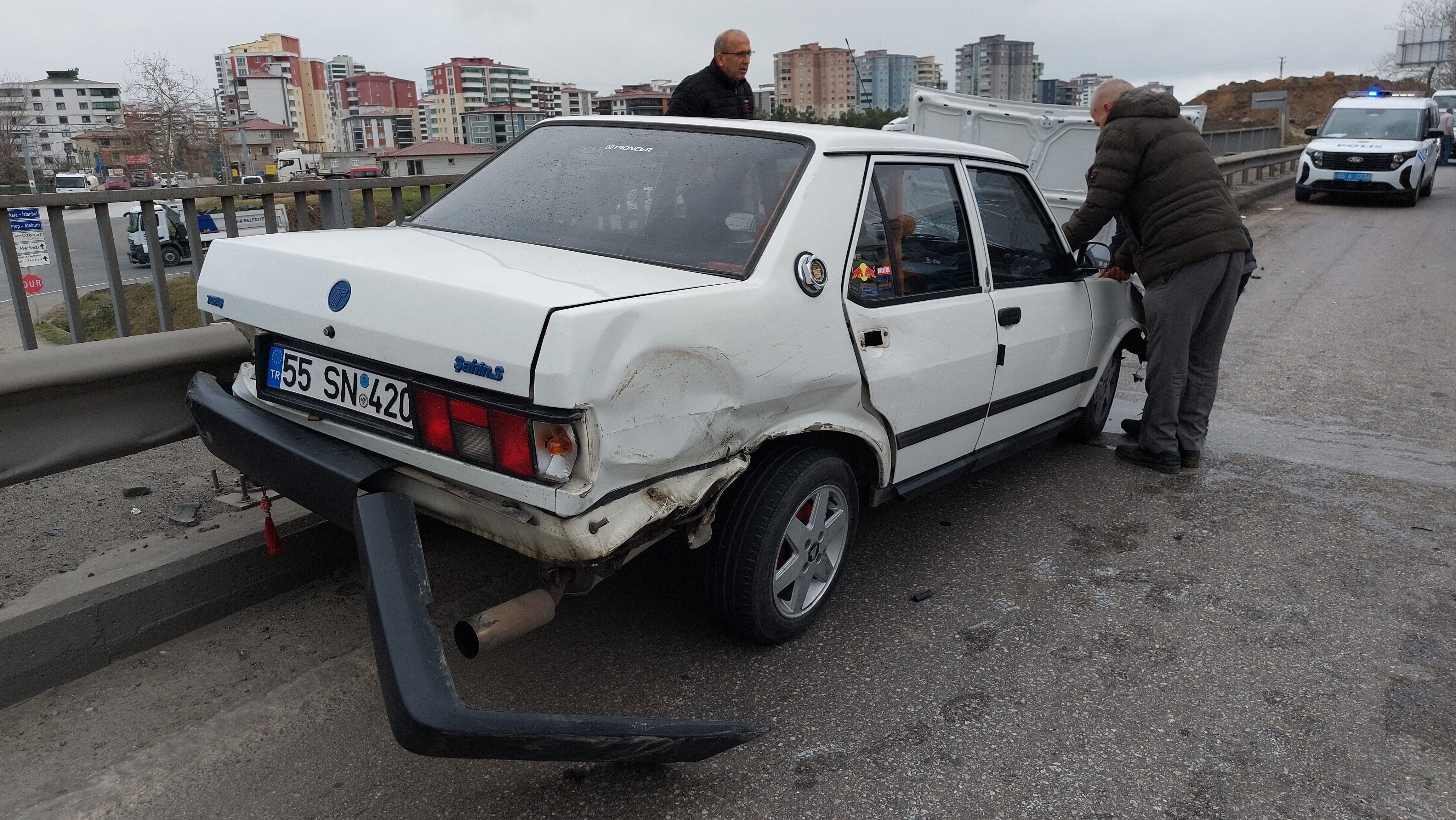 Samsun'da Köprü Üstünde Trafi̇k Kazasi (6)