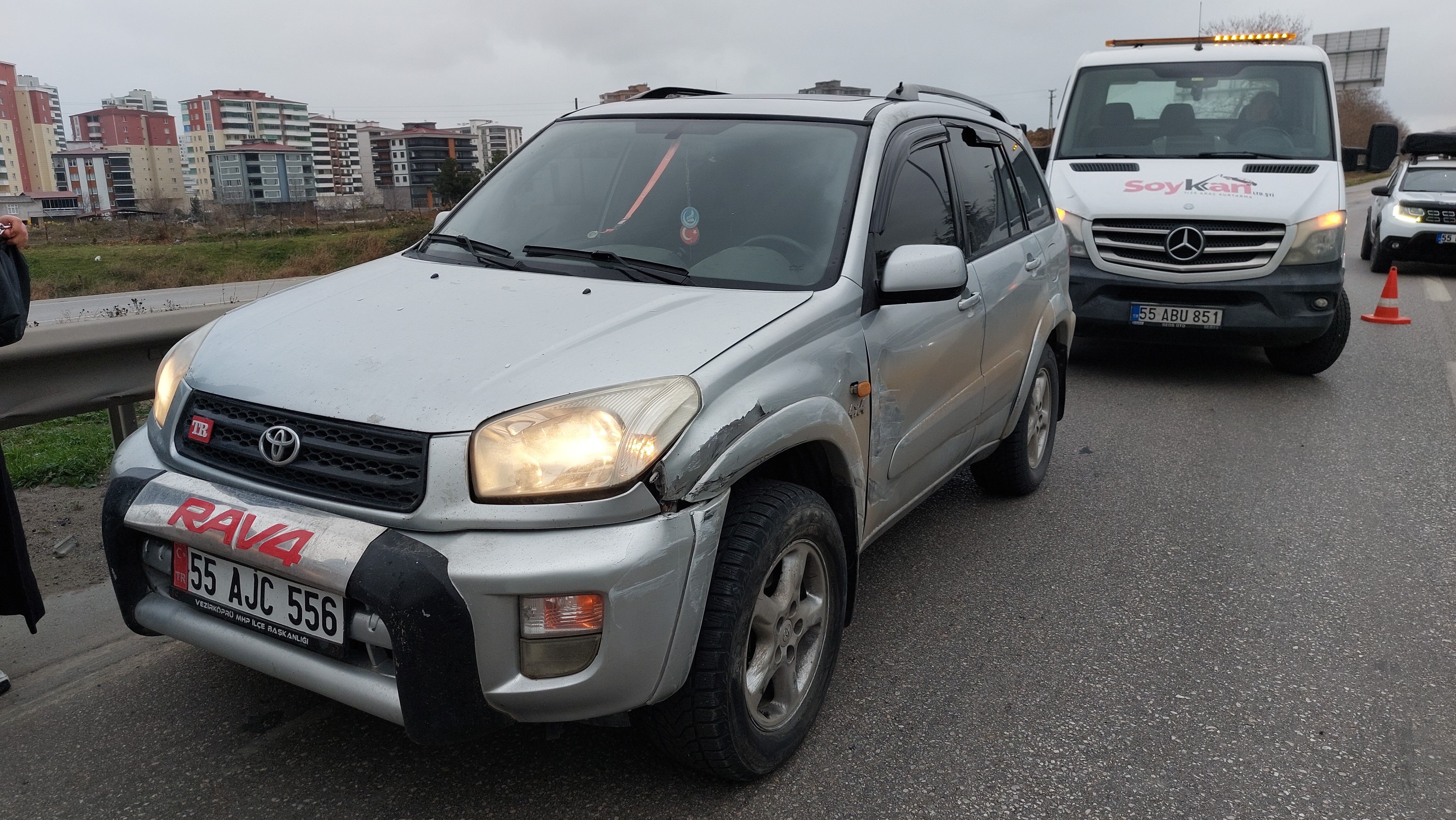Samsun'da Köprü Üstünde Trafi̇k Kazasi (7)