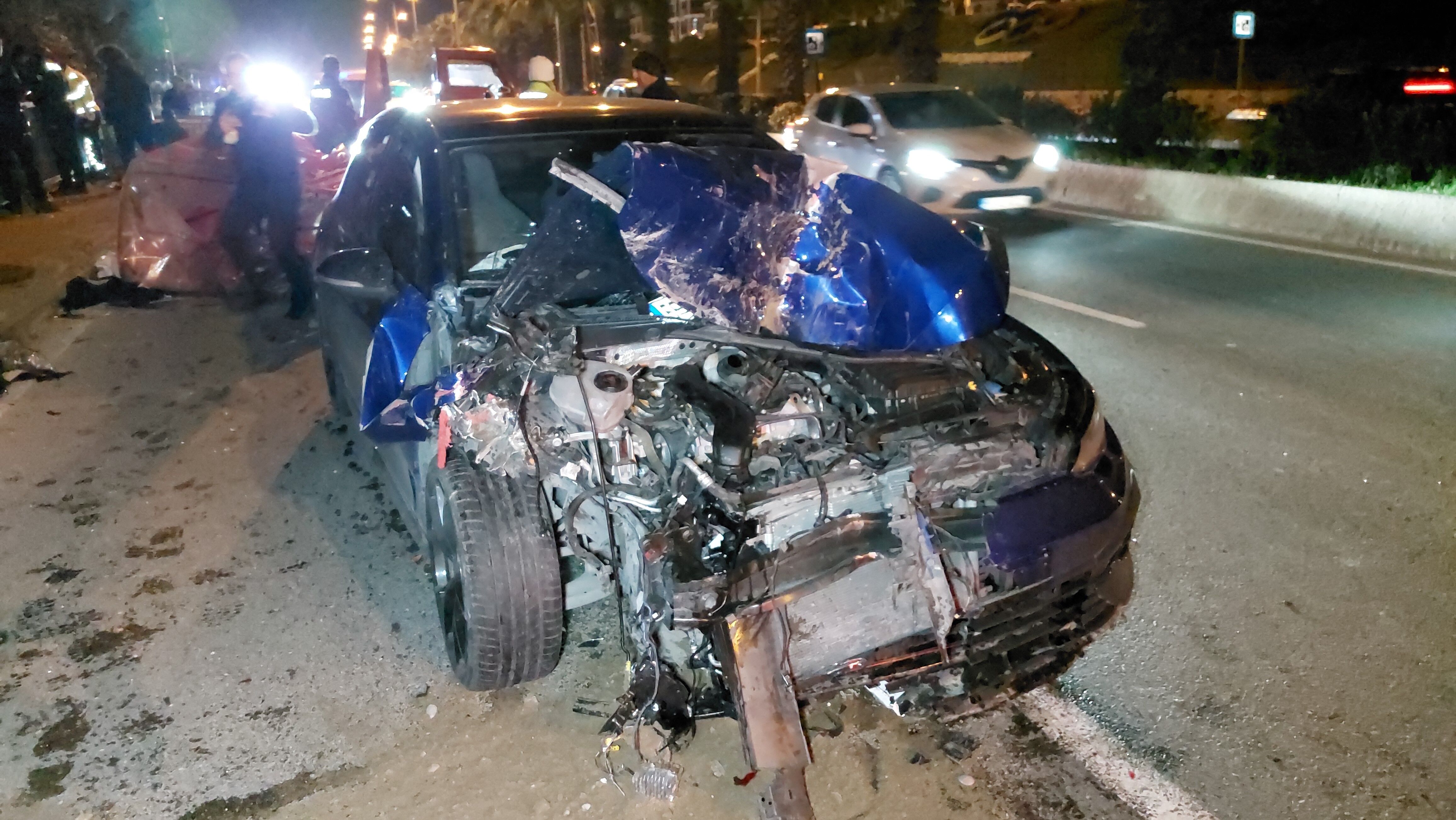 Samsun’da Trafik Kazası Elektrikli Bisiklete Çarpan Otomobil 5 Kişiyi Yaraladı (3)