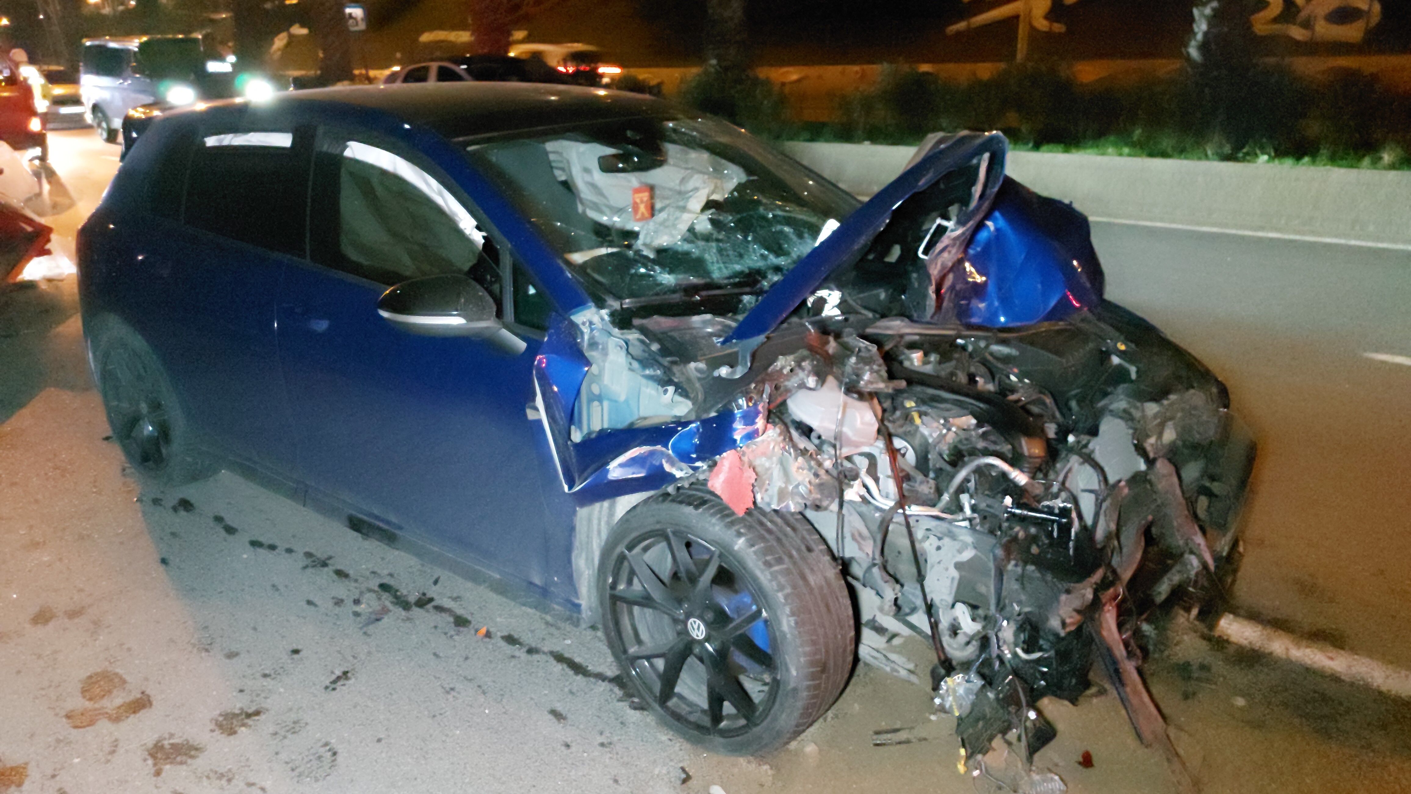Samsun’da Trafik Kazası Elektrikli Bisiklete Çarpan Otomobil 5 Kişiyi Yaraladı (4)