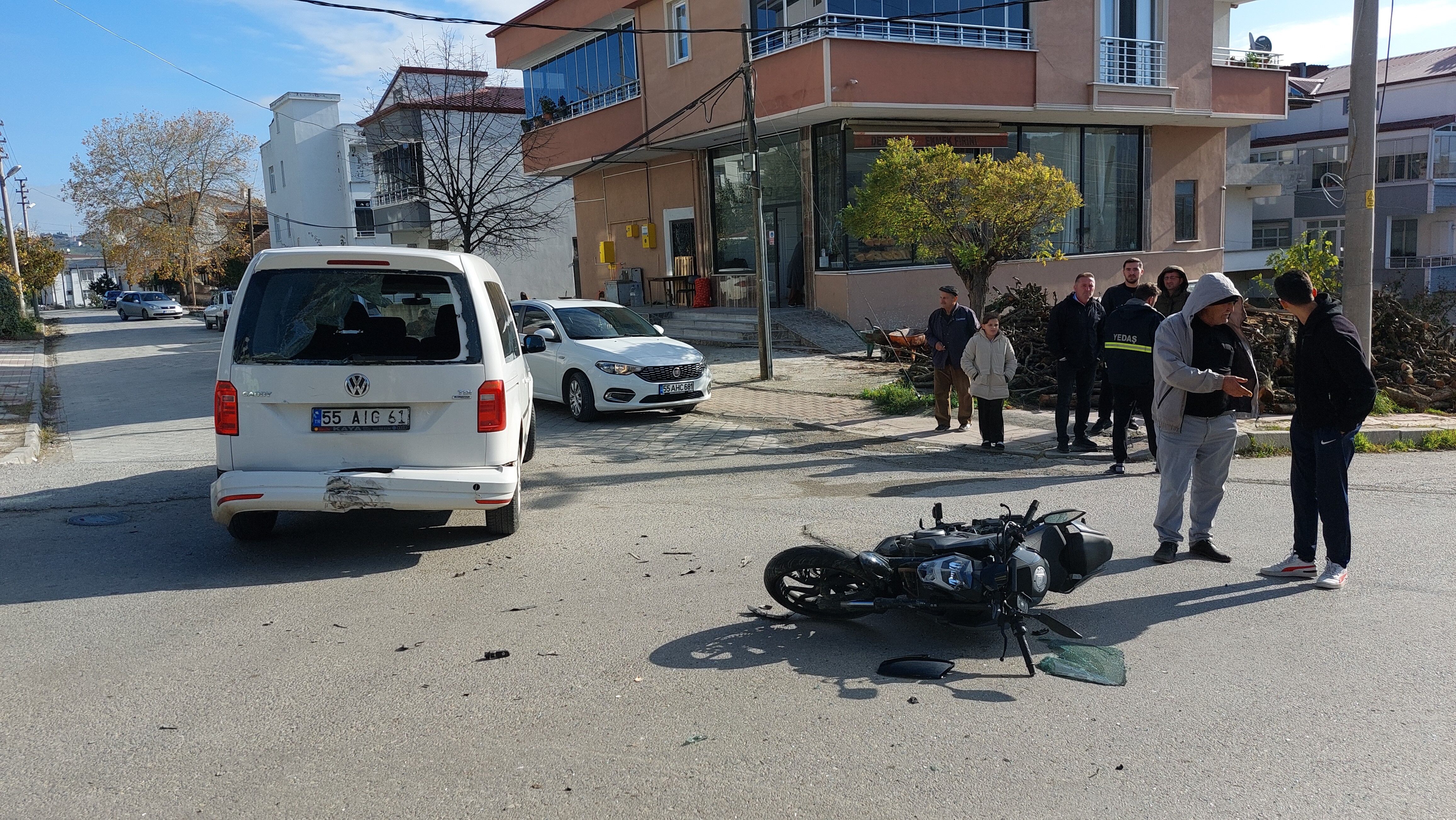 Samsun'da Trafik Kazası Motosiklet Sürücüsü Yaralandı (4)