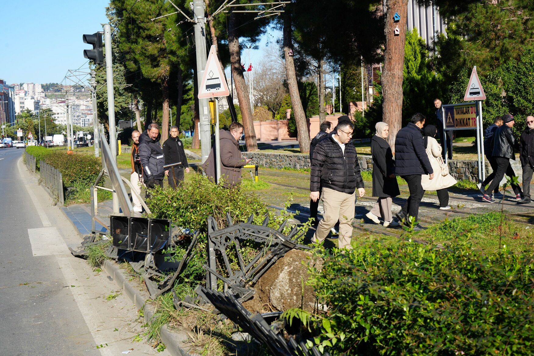 Samsun’da Tramvay Hattında Kaza Facianın Eşiğinden Dönüldü (3)