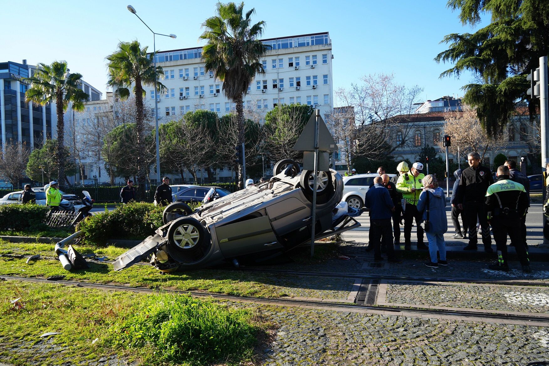 Samsun’da Tramvay Hattında Kaza Facianın Eşiğinden Dönüldü (6)