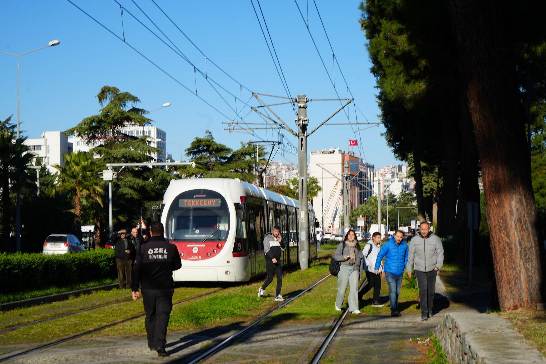 Samsun’da Tramvay Hattında Kaza Facianın Eşiğinden Dönüldü (7)