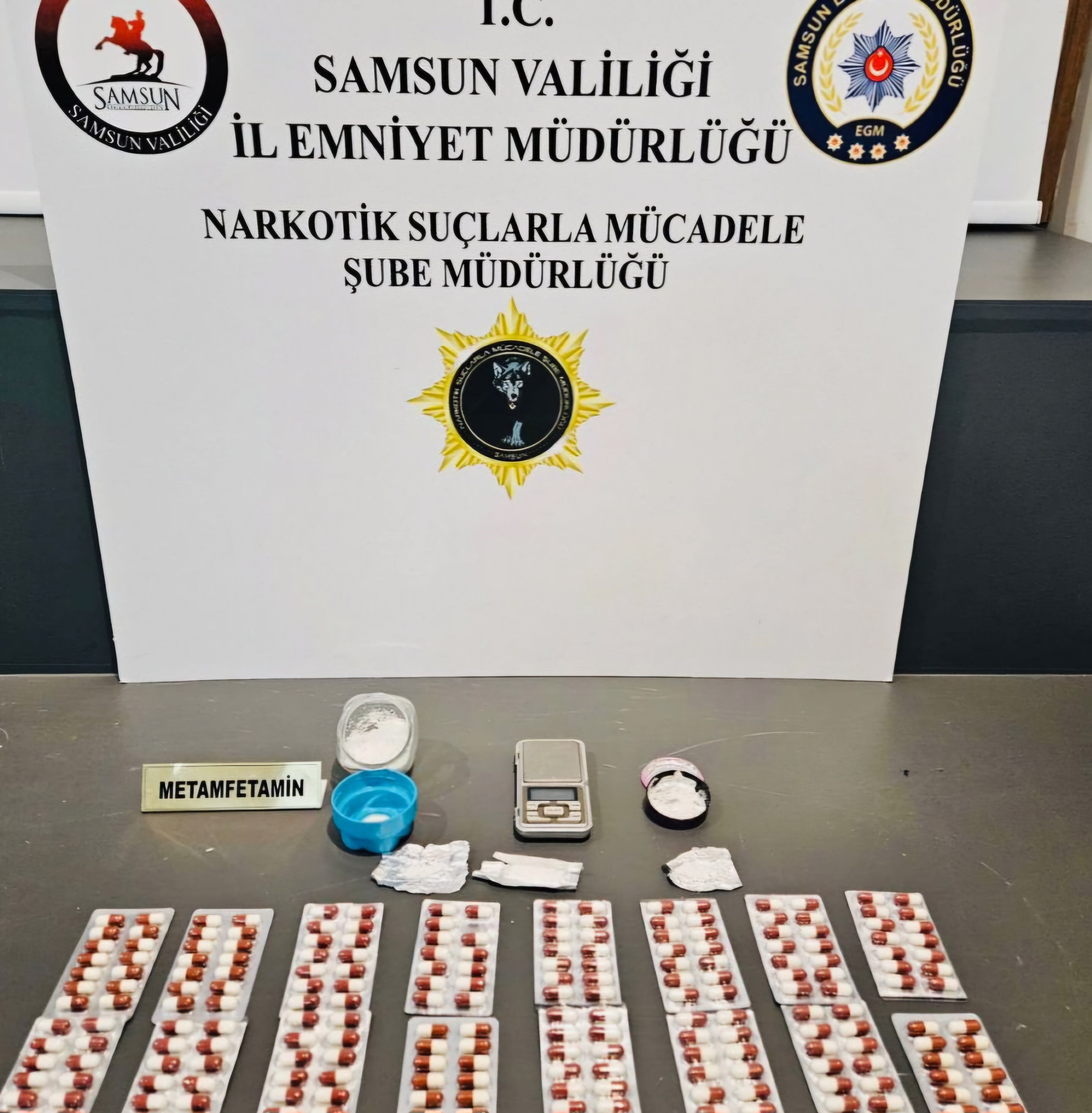 Samsun’da Uyuşturucu Operasyonu 4 Kişi Gözaltında (4)