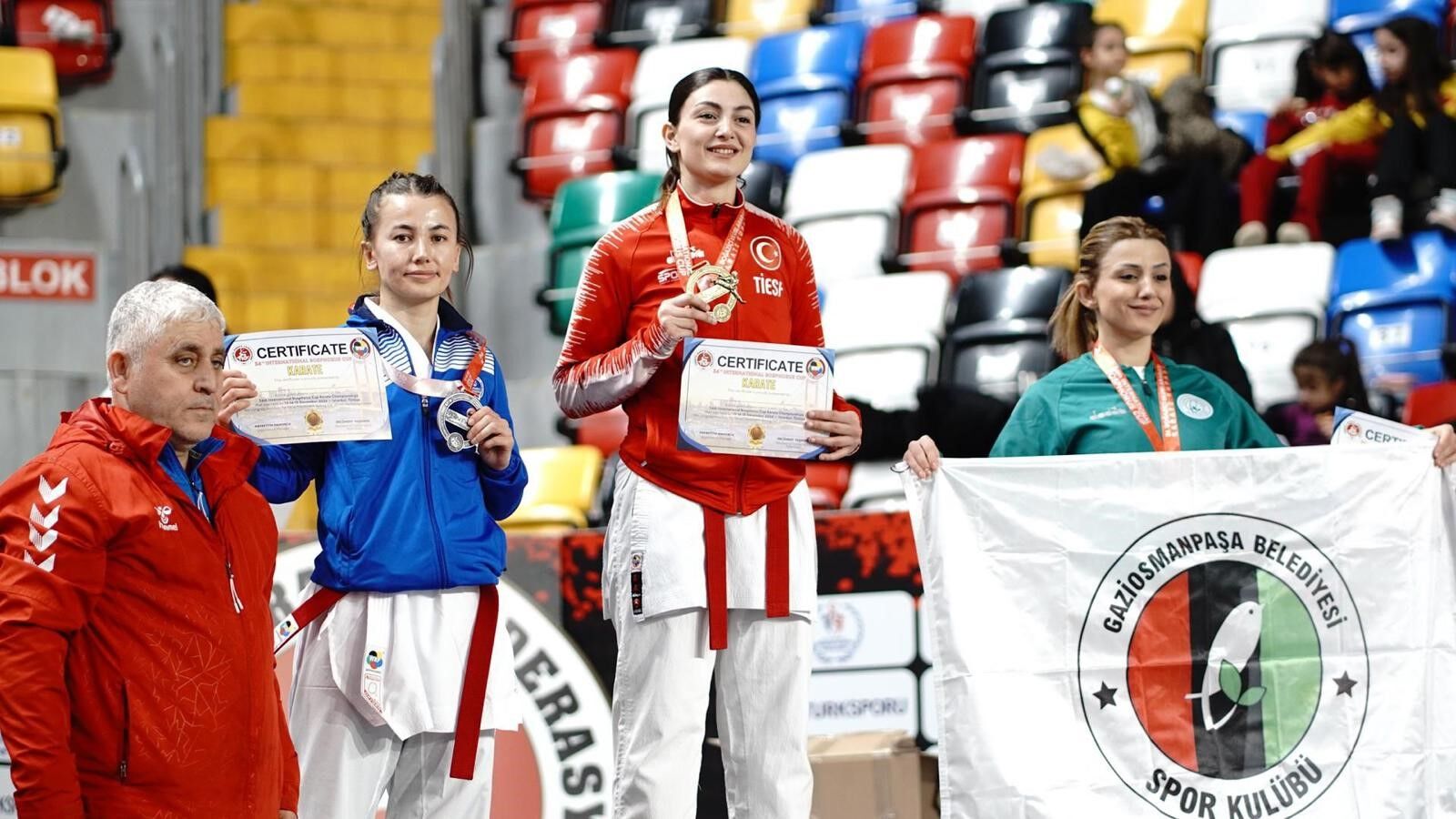 Samsunlu Sporcu Sinem Özkan'dan Çifte Şampiyonluk