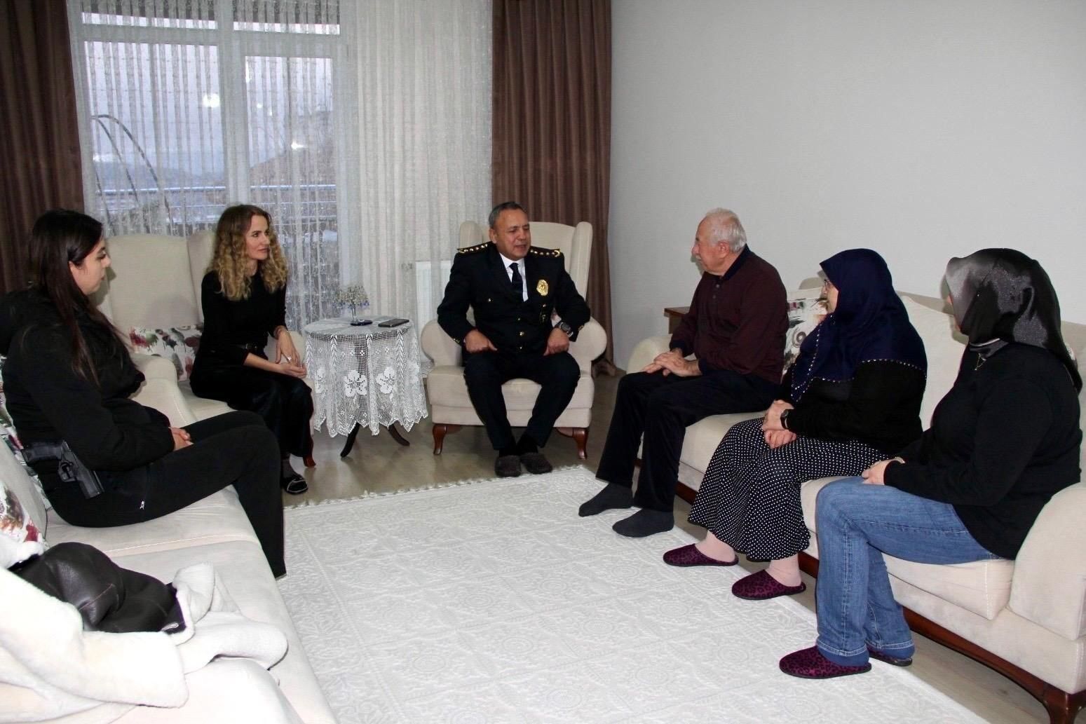 Emniyet Müdürü Şehit Ailelerini Ziyaret Etti