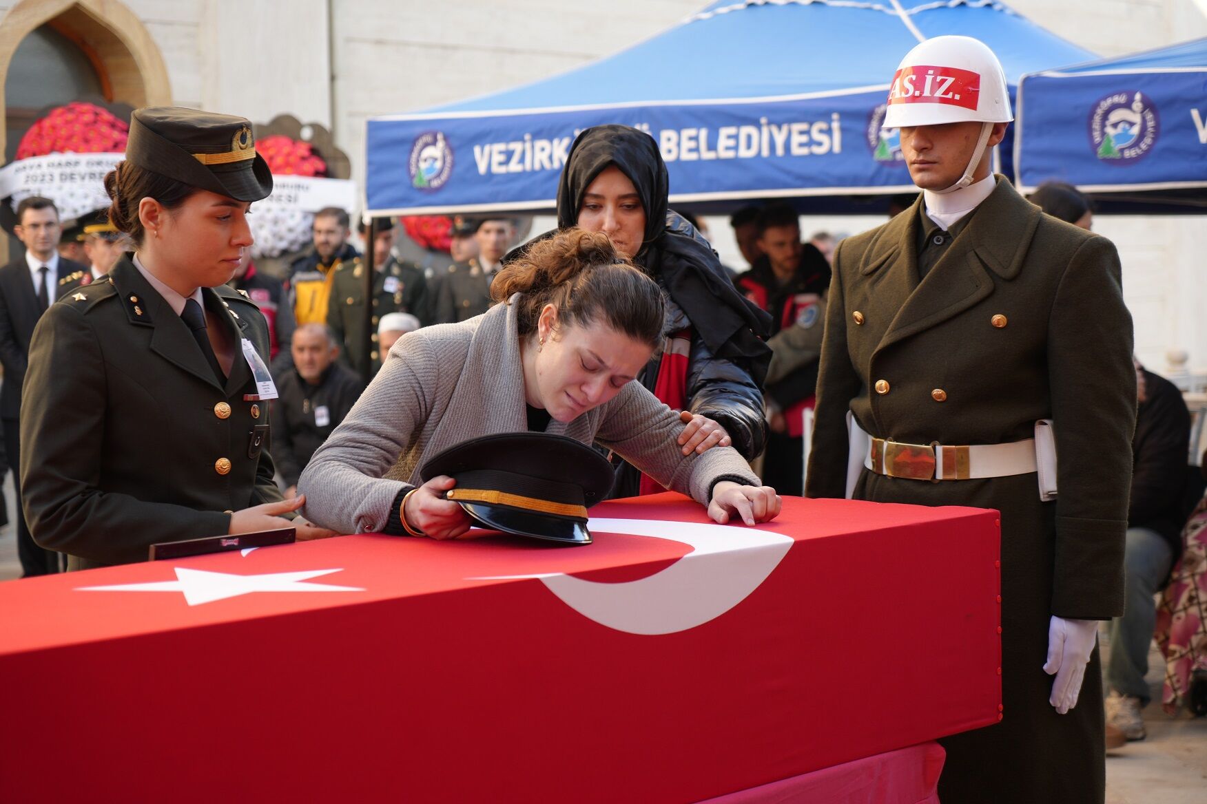 Şehi̇t Teğmen Tunahan Dağli Son Yolculuğuna Uğurlandi (3)