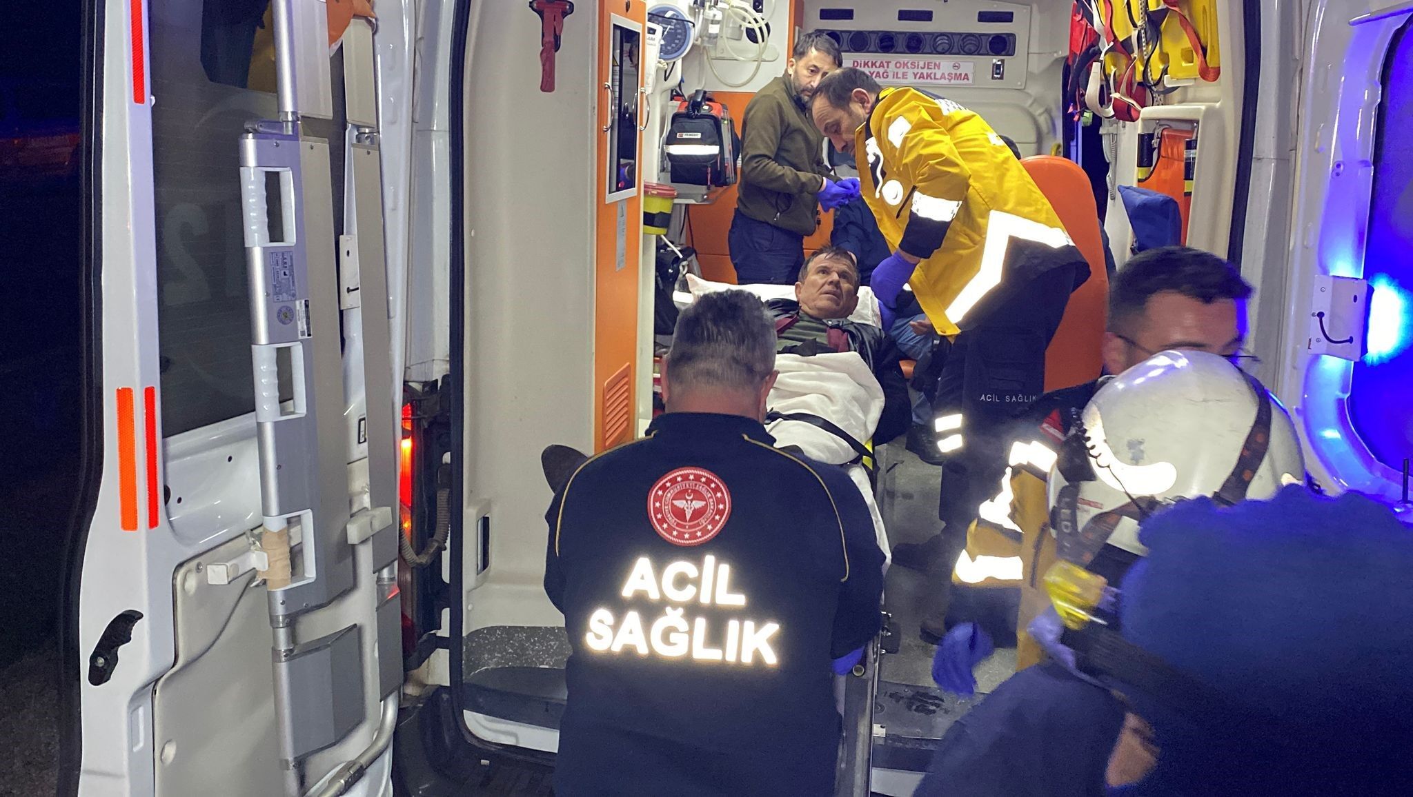 Sinop Karayolunda Cenaze Yolunda Korkutan Kaza 24 Yaralı (2)