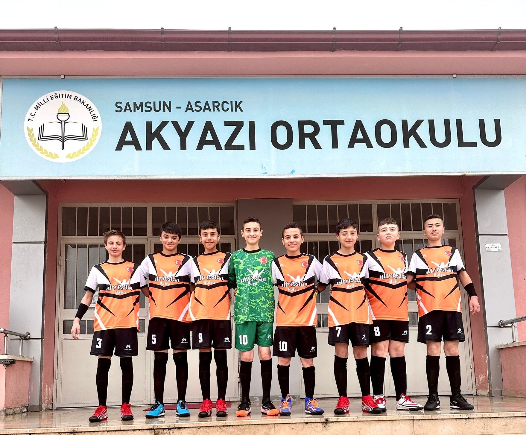 Ultraslan Bafra Kavak’tan Akyazı Ortaokulu’na Forma Desteği-1