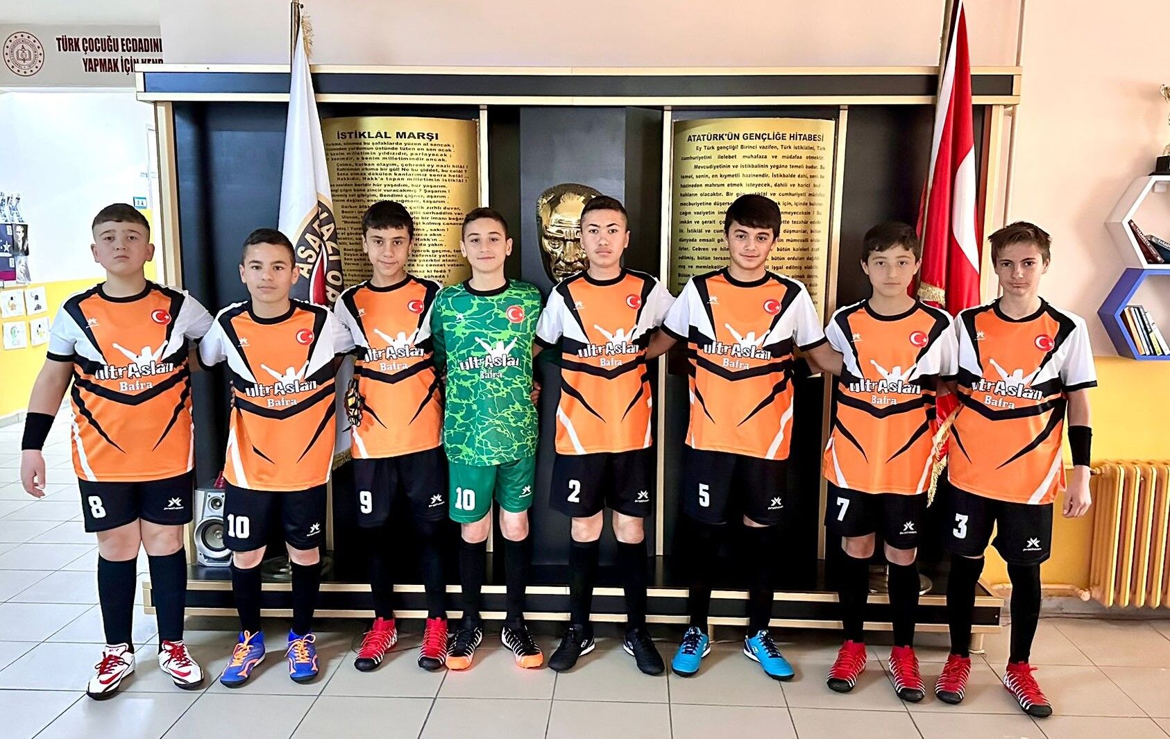 Ultraslan Bafra Kavak’tan Akyazı Ortaokulu’na Forma Desteği (2)