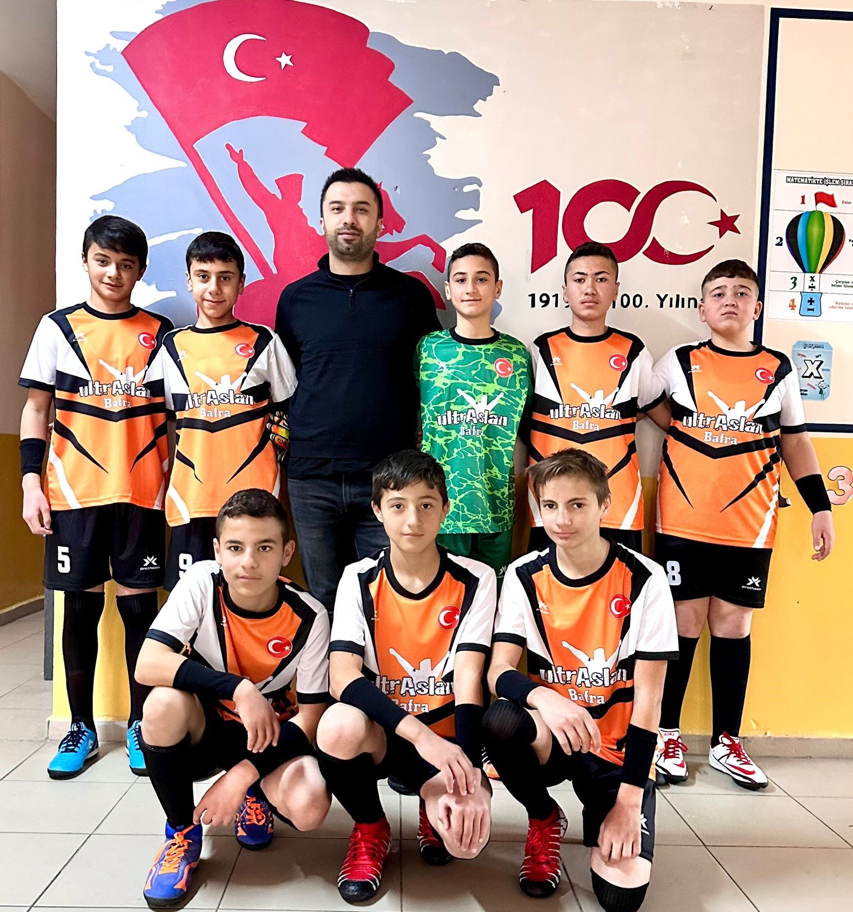 Ultraslan Bafra Kavak’tan Akyazı Ortaokulu’na Forma Desteği (3)
