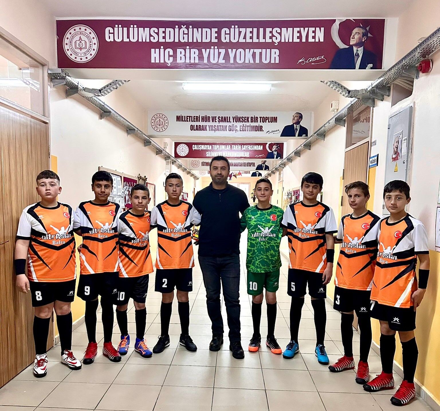 Ultraslan Bafra Kavak’tan Akyazı Ortaokulu’na Forma Desteği (4)
