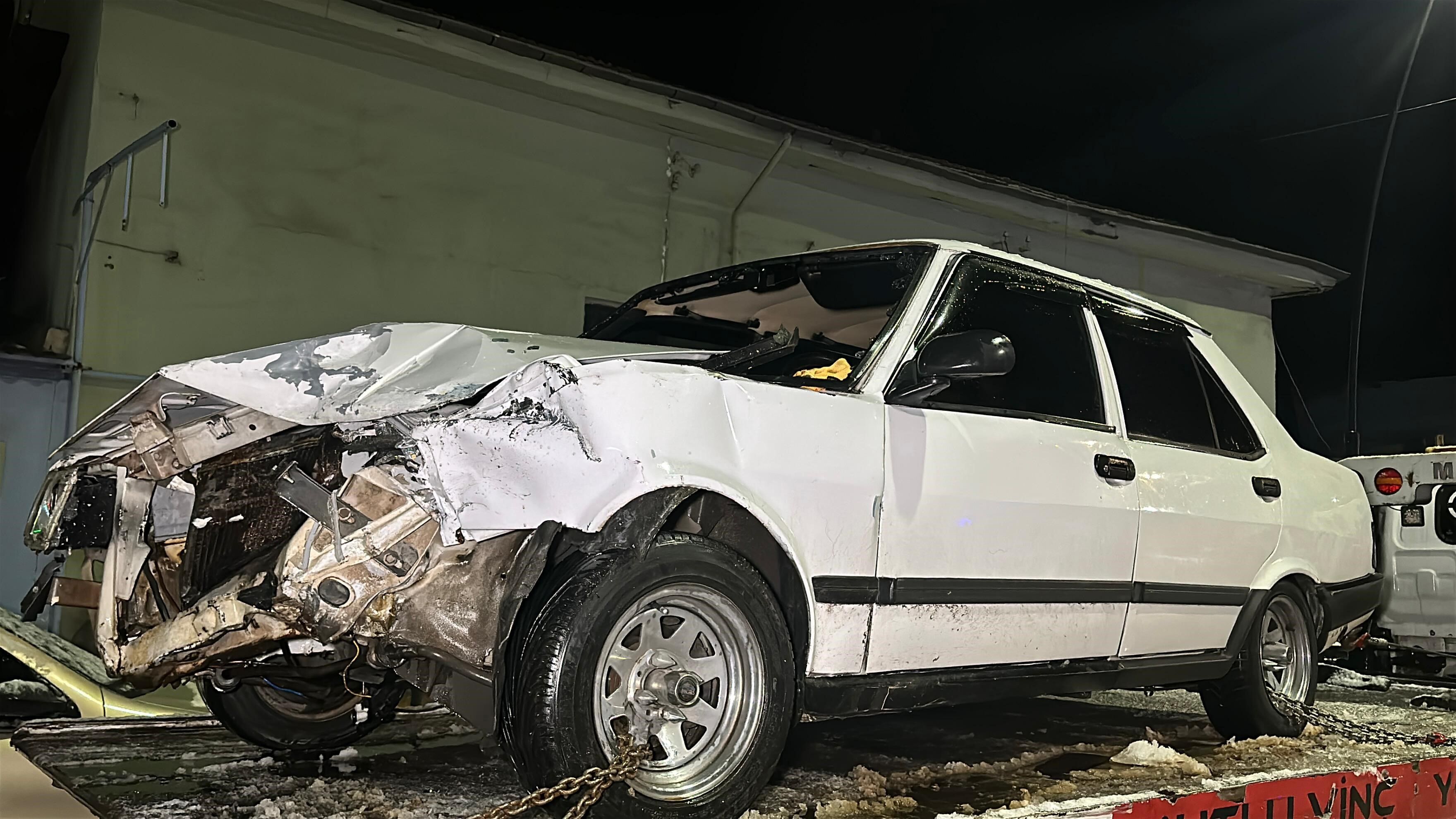 Uşak’ta Trafik Kazası 1’I Ağır 2 Yaralı 2
