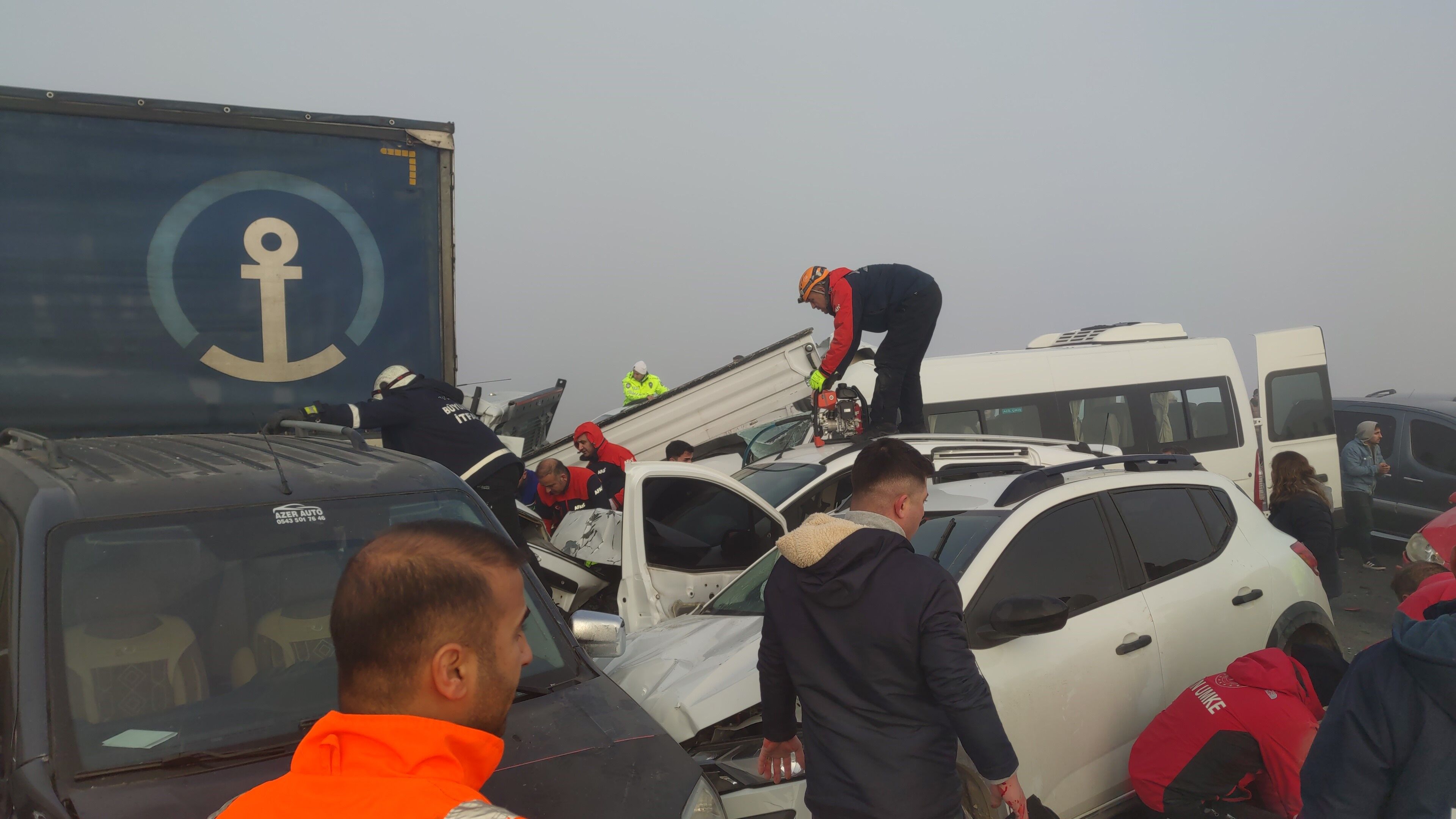 Van Erciş Kara Yolunda Feci Zincirleme Kaza (2)
