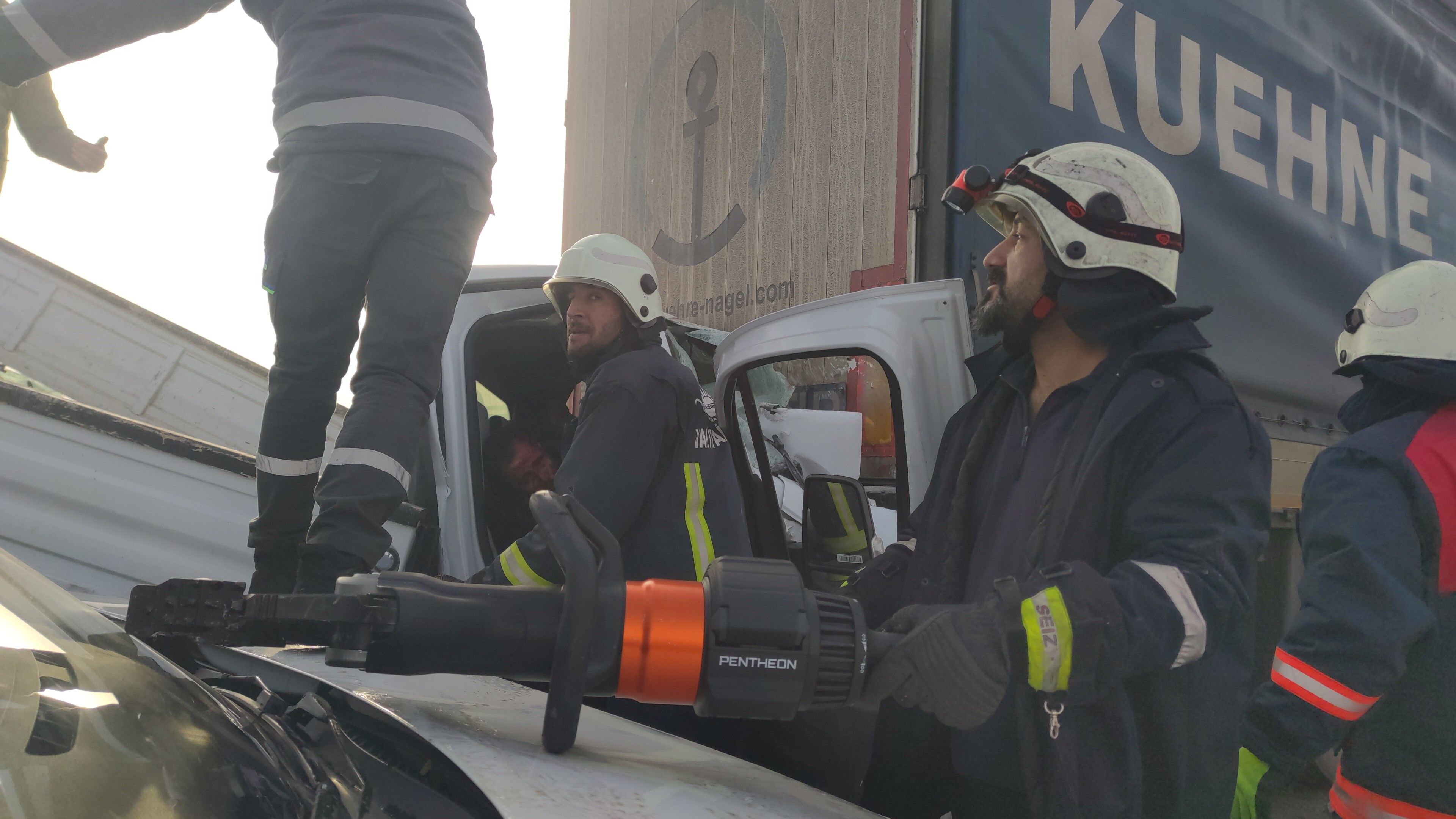 Van Erciş Kara Yolunda Feci Zincirleme Kaza (6)