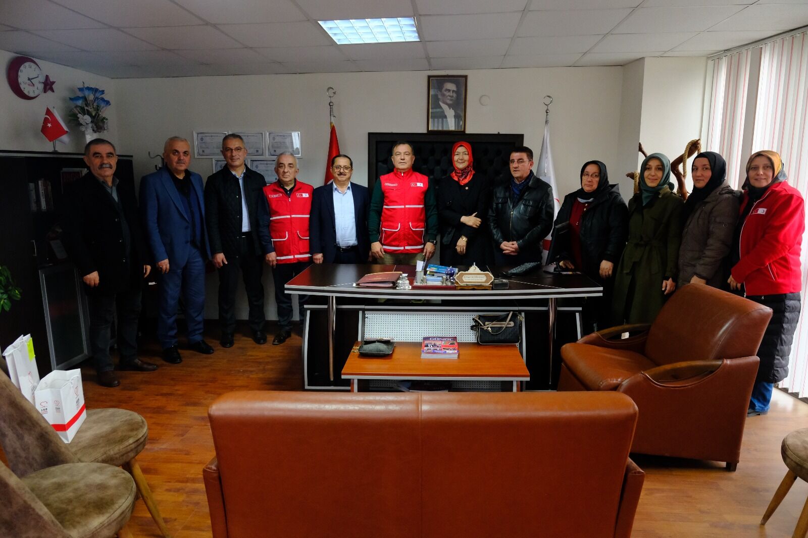 Yusuf Yayla Ve Mahmut Özkök’e Kızılay’dan Madalya (2)