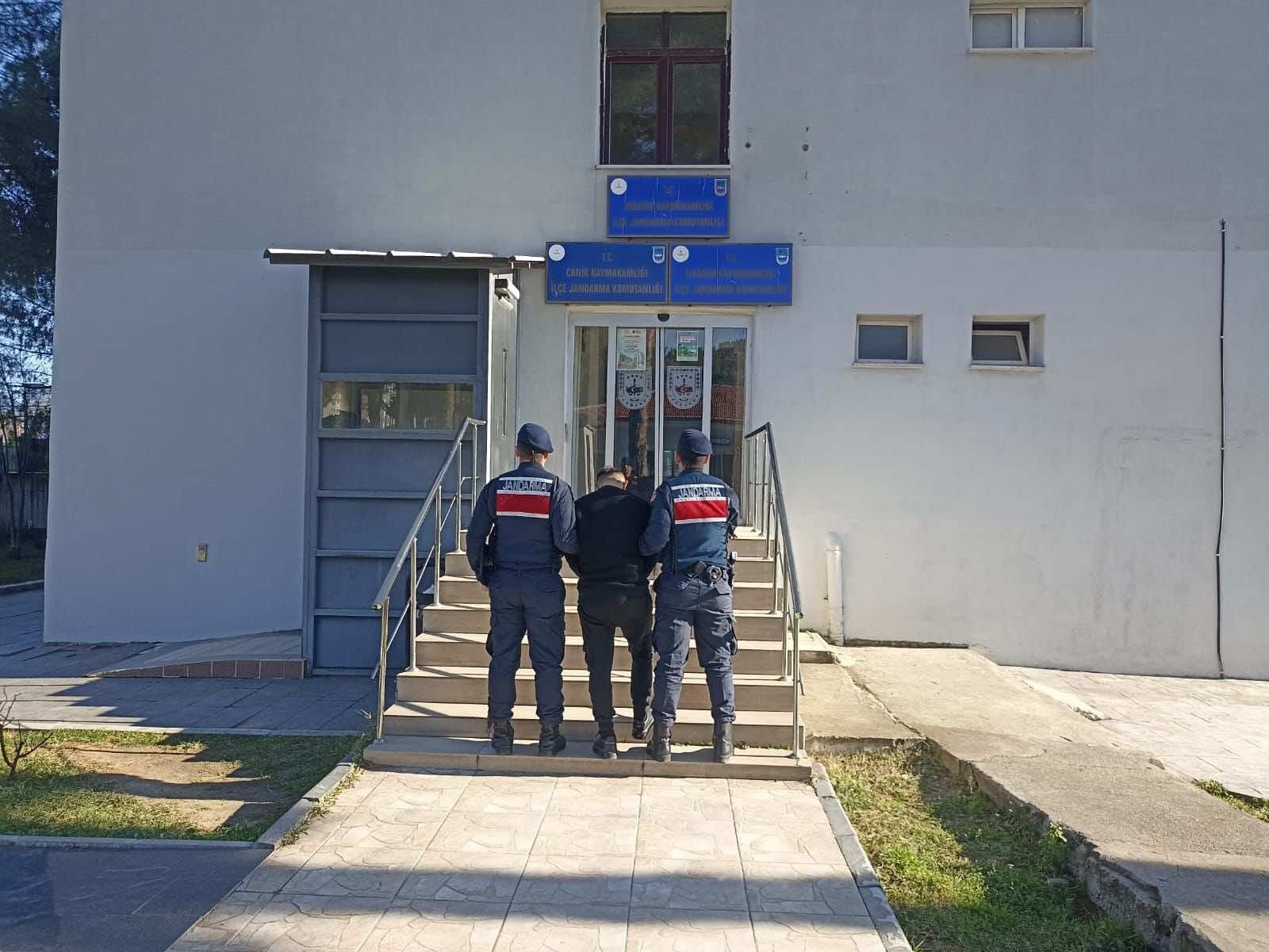 12 Yıl Hapis Cezası Ile Aranan Şahıs Ecza'yla Yakalandı 2