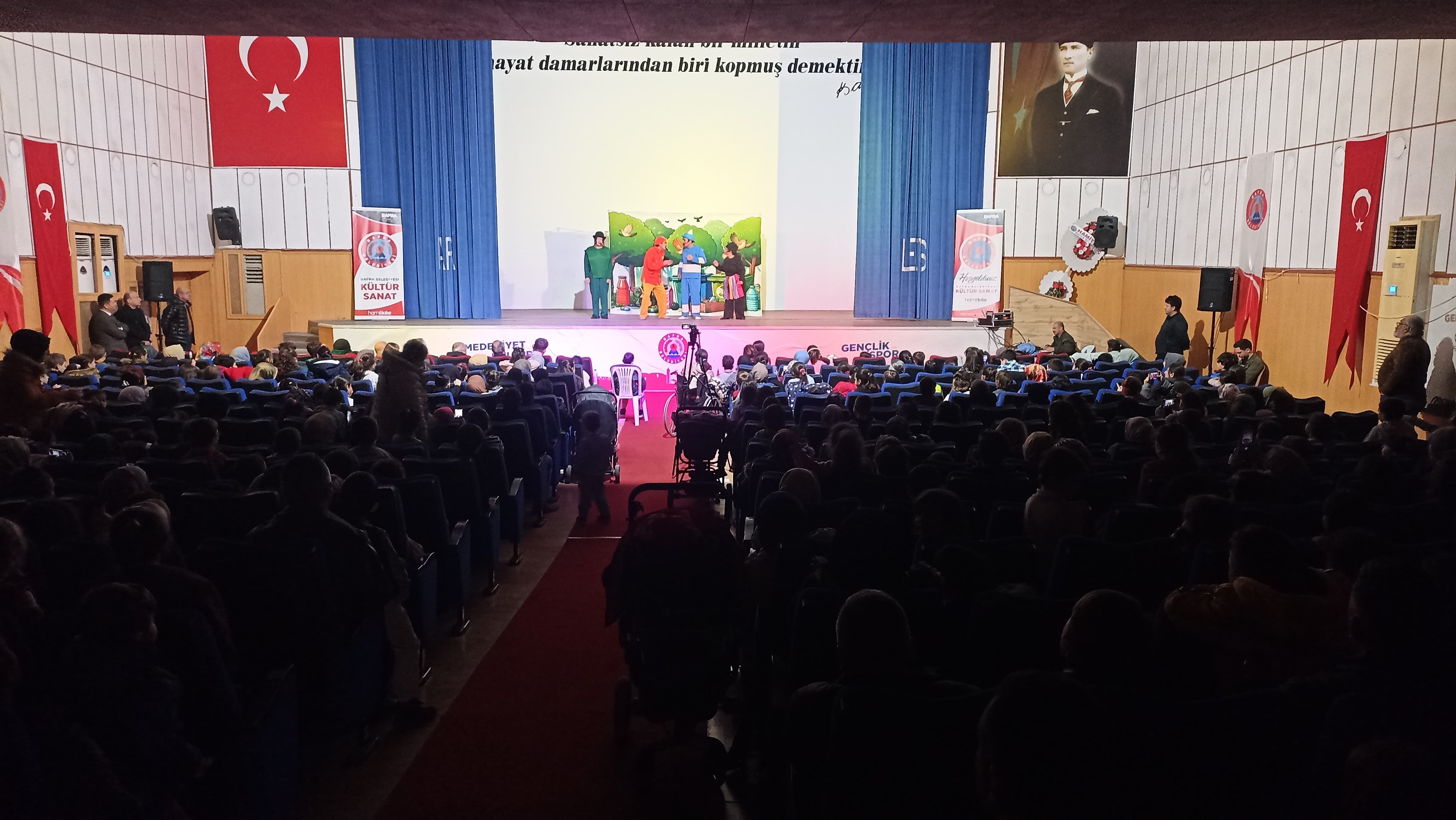 Bafra Belediyesi'nden Çocuklara Karne Hediyesi 3