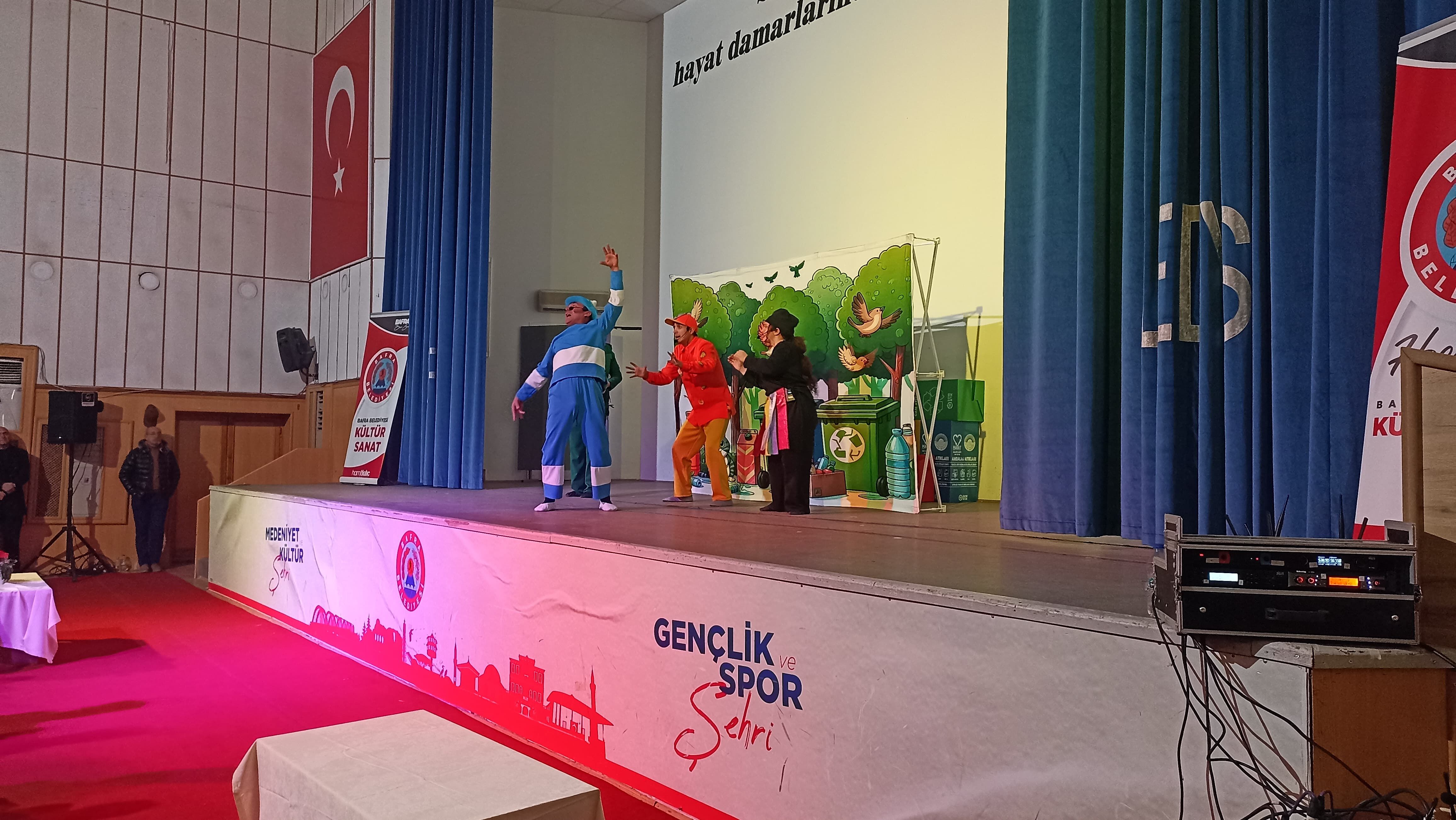 Bafra Belediyesi'nden Çocuklara Karne Hediyesi 4