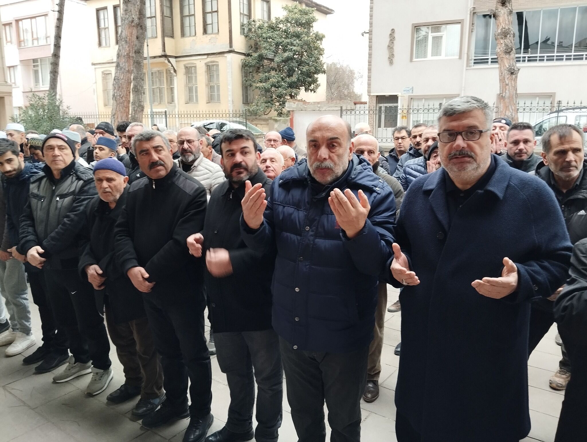 Bafra İş İnsanı Hüseyin Sönmez Son Yolculuğuna Uğurlandı (3)