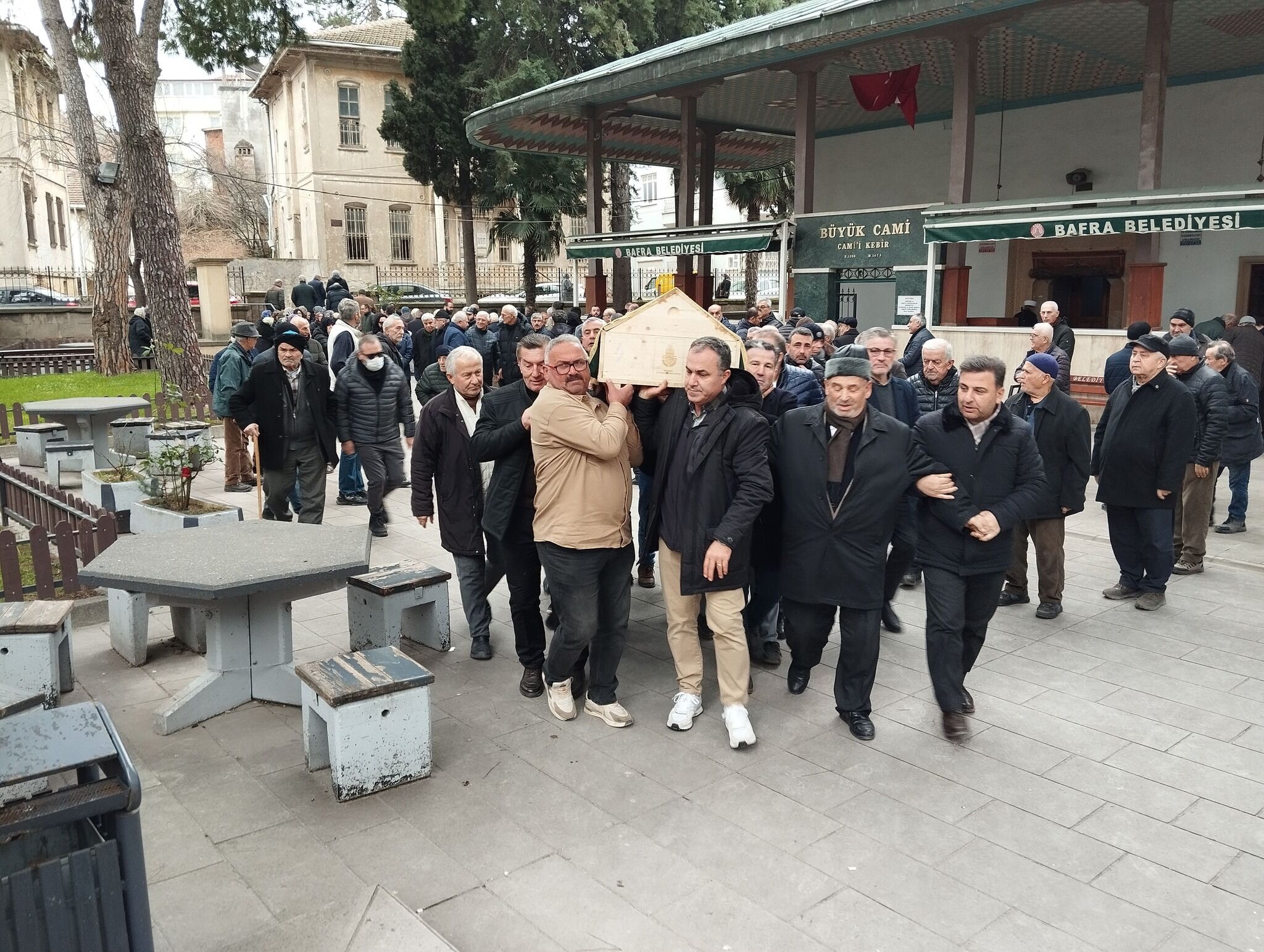 Bafra İş İnsanı Hüseyin Sönmez Son Yolculuğuna Uğurlandı (7)