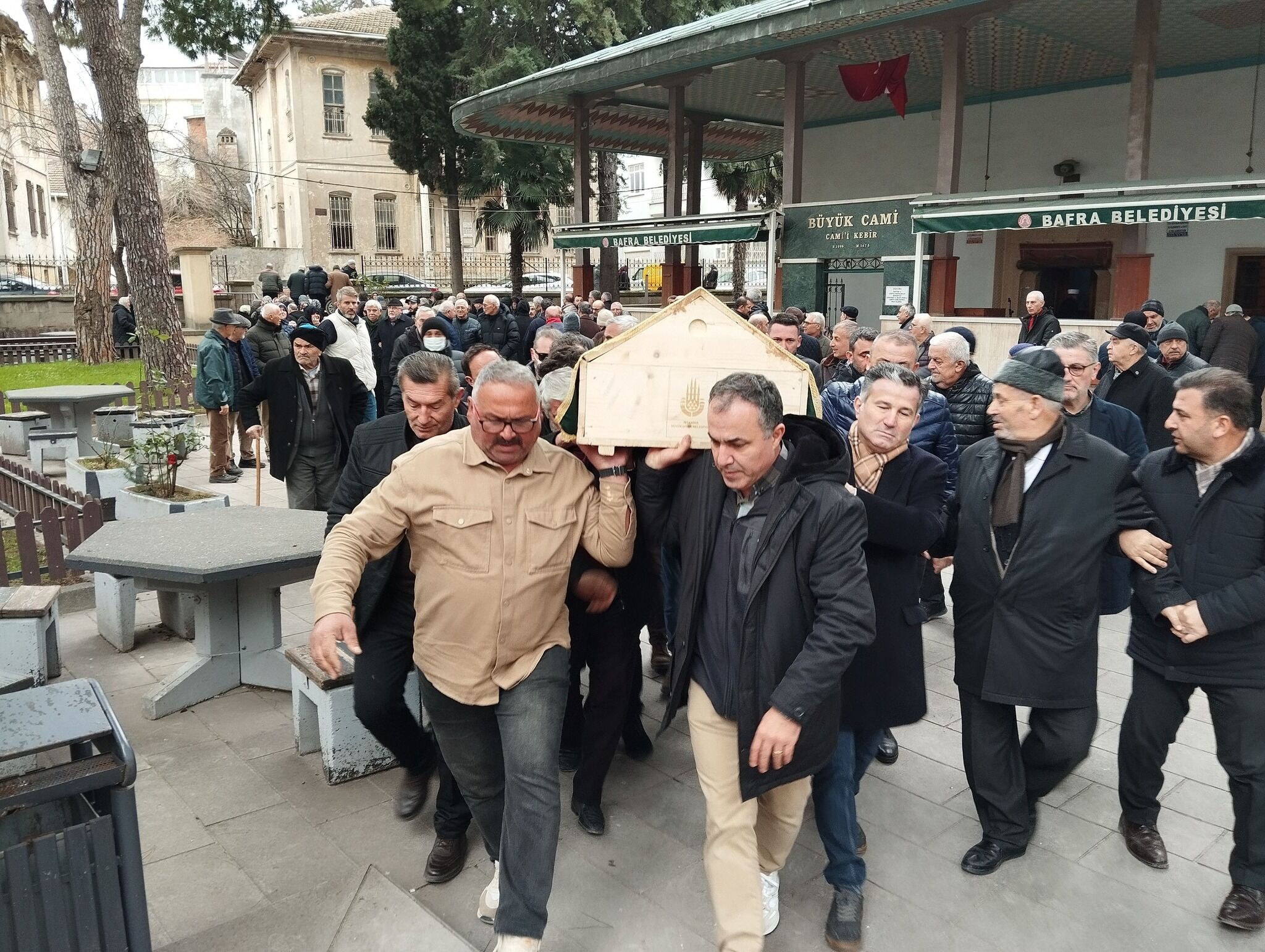 Bafra İş İnsanı Hüseyin Sönmez Son Yolculuğuna Uğurlandı (8)