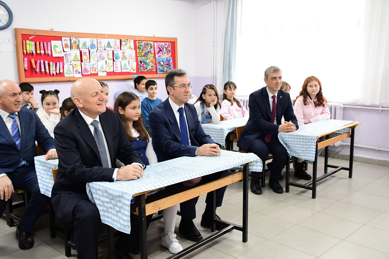 Başkan Şenol Kul, Miniklerin Karne Sevincine Ortak Oldu 2