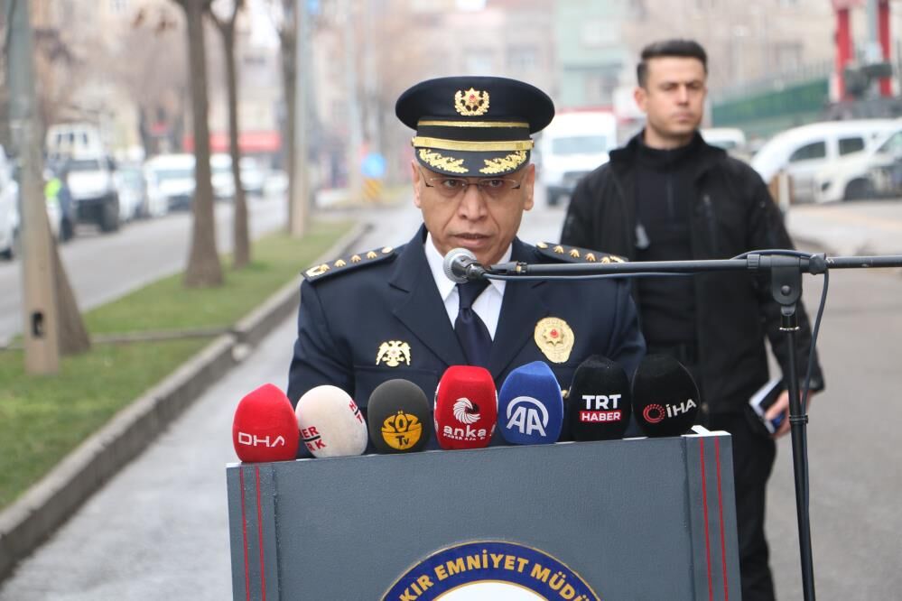Diyarbakır'da Şehit Edilen Ali Gaffar Okkan Ve 5 Polis Memuru Anıldı3