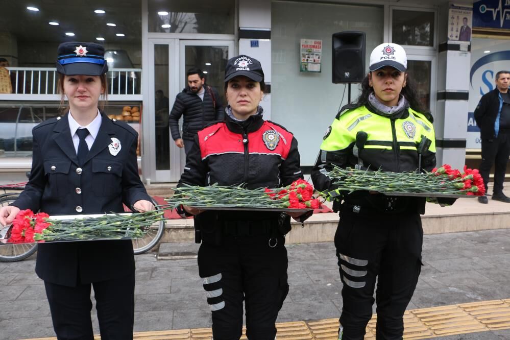Diyarbakır'da Şehit Edilen Ali Gaffar Okkan Ve 5 Polis Memuru Anıldı4
