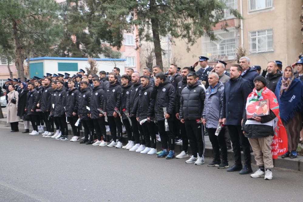 Diyarbakır'da Şehit Edilen Ali Gaffar Okkan Ve 5 Polis Memuru Anıldı5