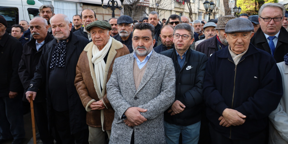 Kadir Karafazlıoğlu Dualarla Son Yolculuğuna Uğurlandı (1)