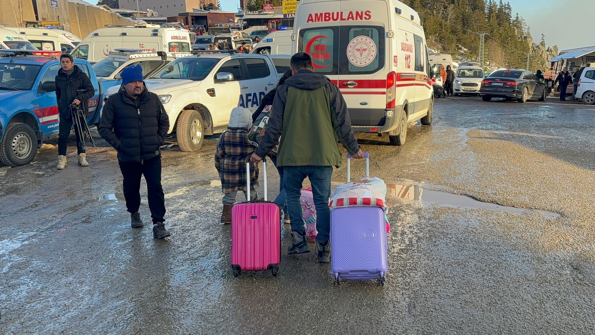 Kartalkaya’daki Otel Yangınına Müdahale Sürüyor 4