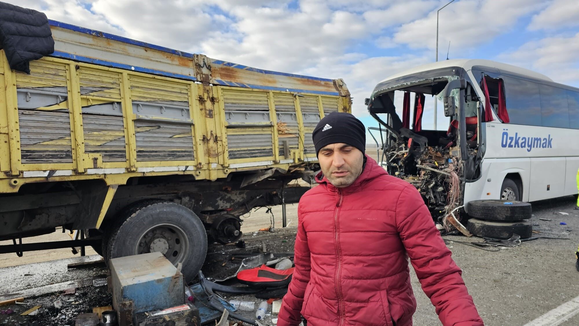 Konya’da Yolcu Otobüsü Kamyona Arkadan Çarptı 3 Ölü, 33 Yaralı (2)