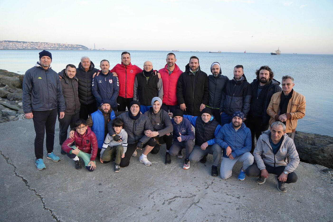 Samsun'da Buz Gibi Suda Deniz Keyfi (2)