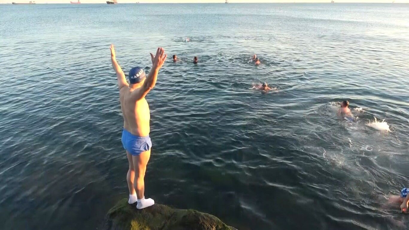 Samsun'da Buz Gibi Suda Deniz Keyfi (4)