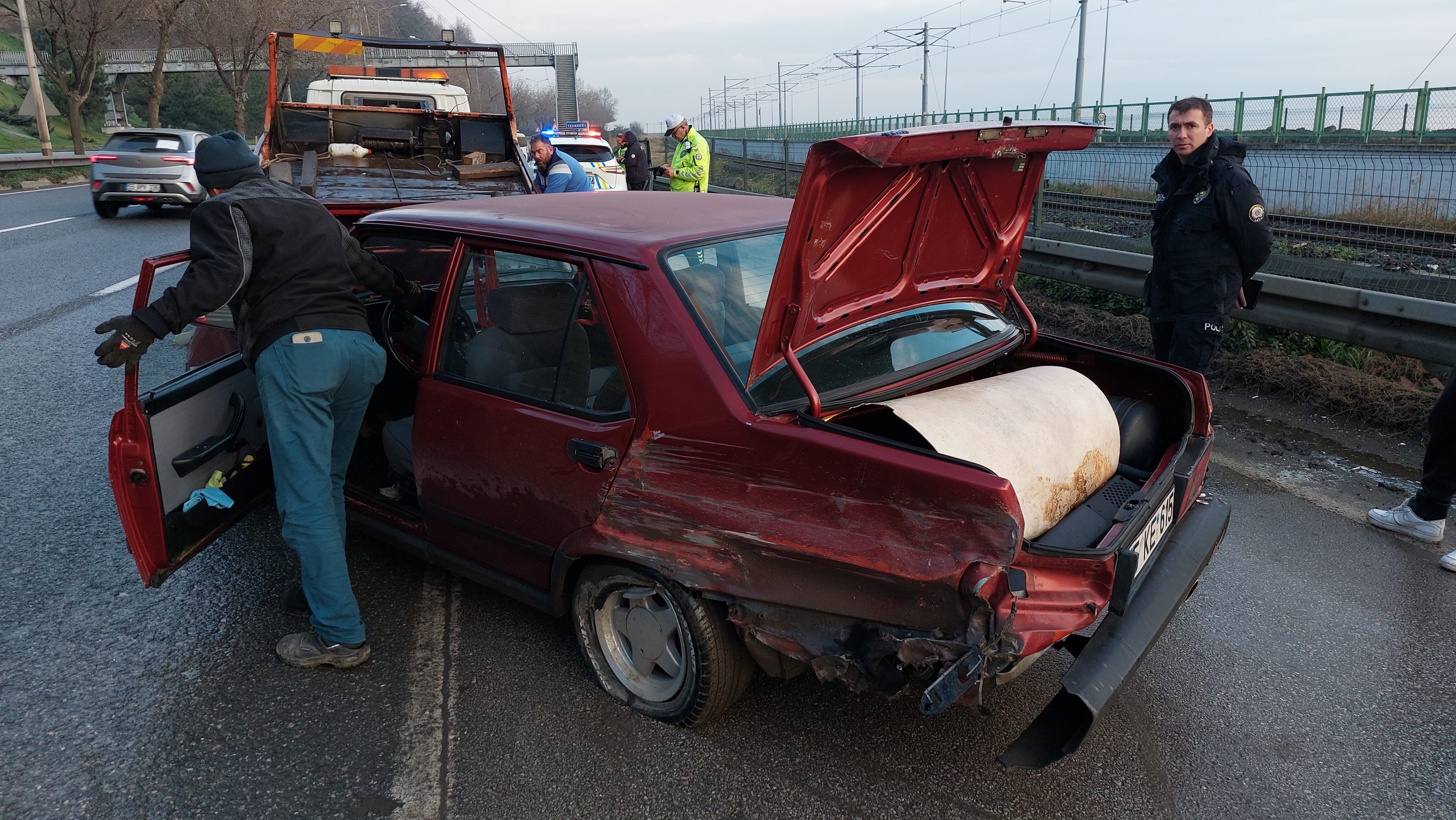 Samsun’da Fiat Tofaş Bariyere Çarptı, 1 Kişi Yaralandı 2