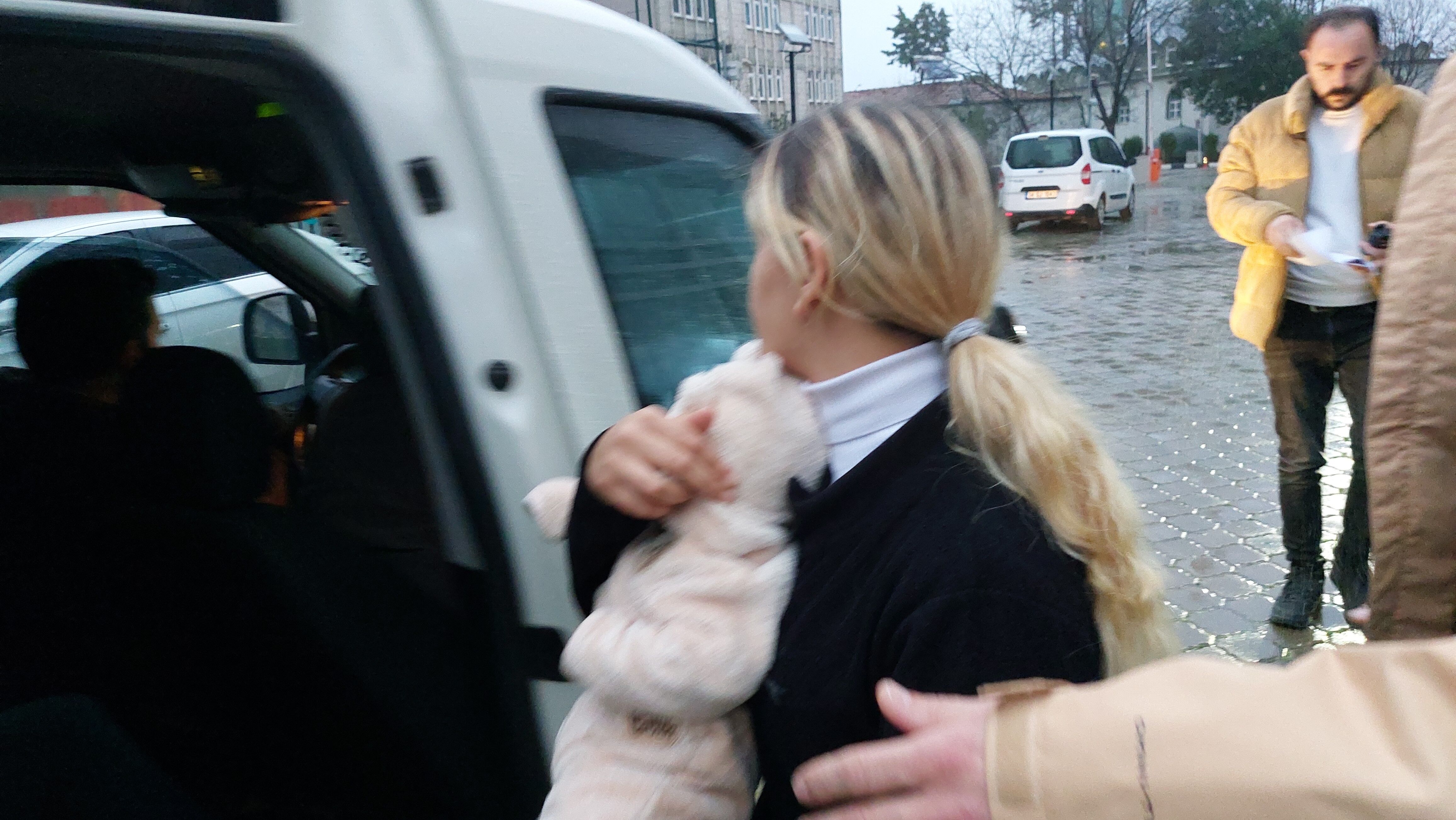 Samsun’da Genç Kadından 12 Milyonluk Hırsızlık 3