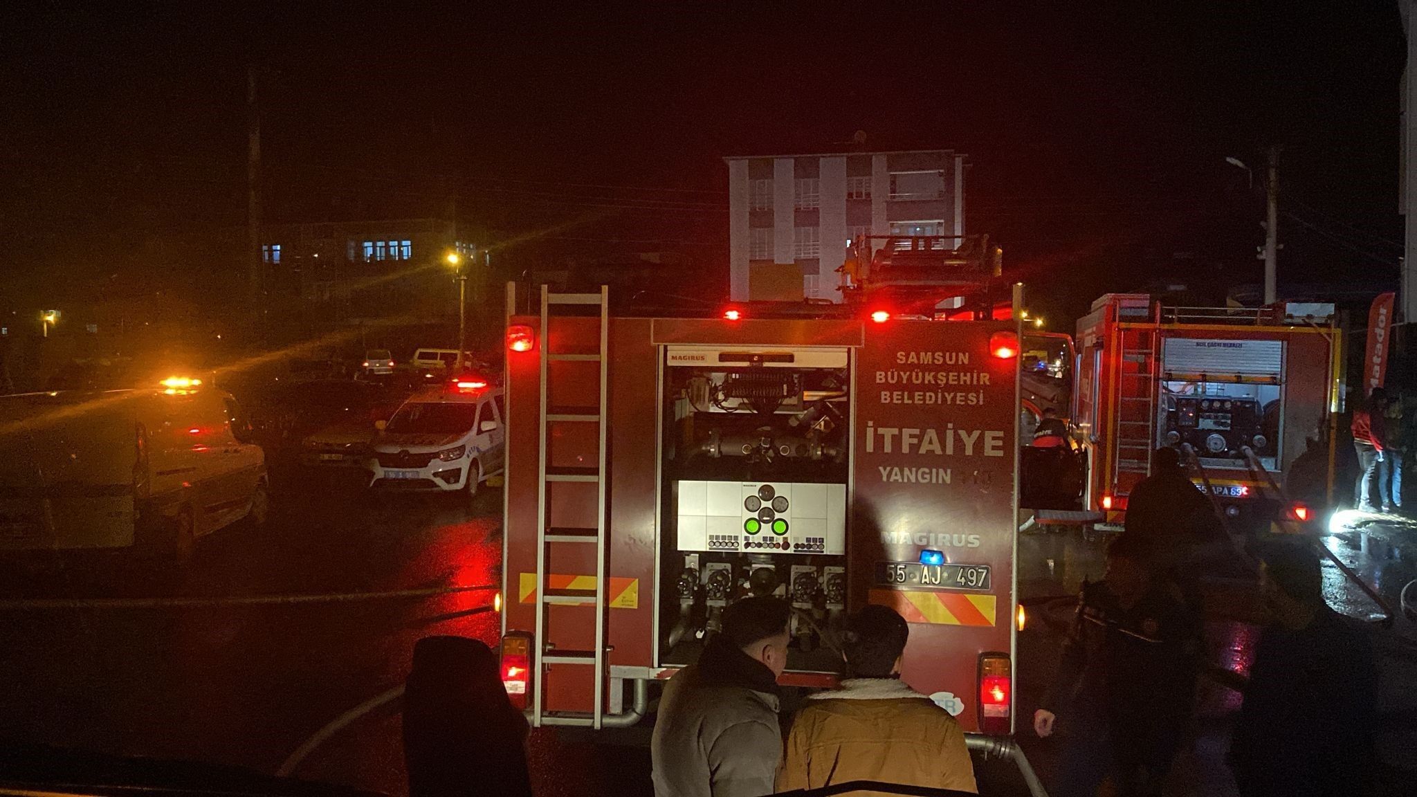 Samsun’da İş Yeri Alevlere Teslim Oldu (3)