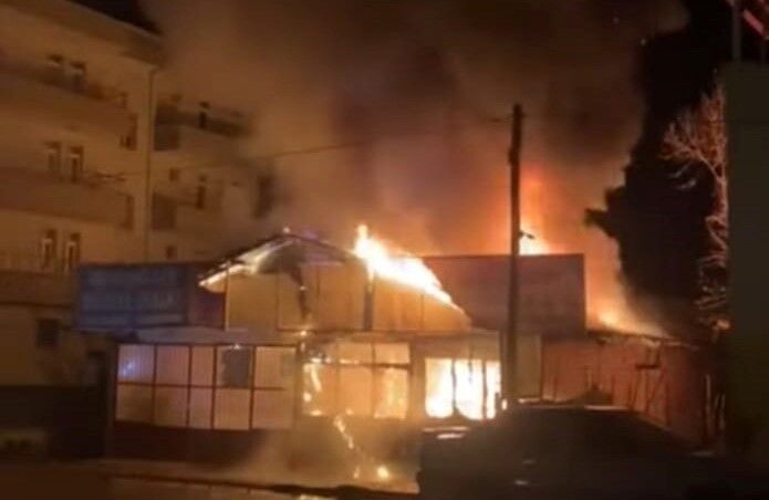 Samsun’da İş Yeri Alevlere Teslim Oldu (5)