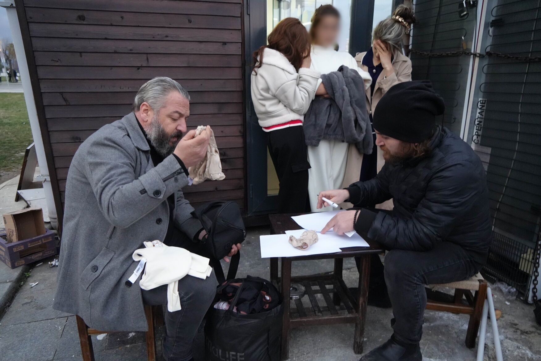Samsun’da Mağazadan 40 Parça Giysi Çalan 3 Kız Kovalamaca Sonucu Yakalandı 2