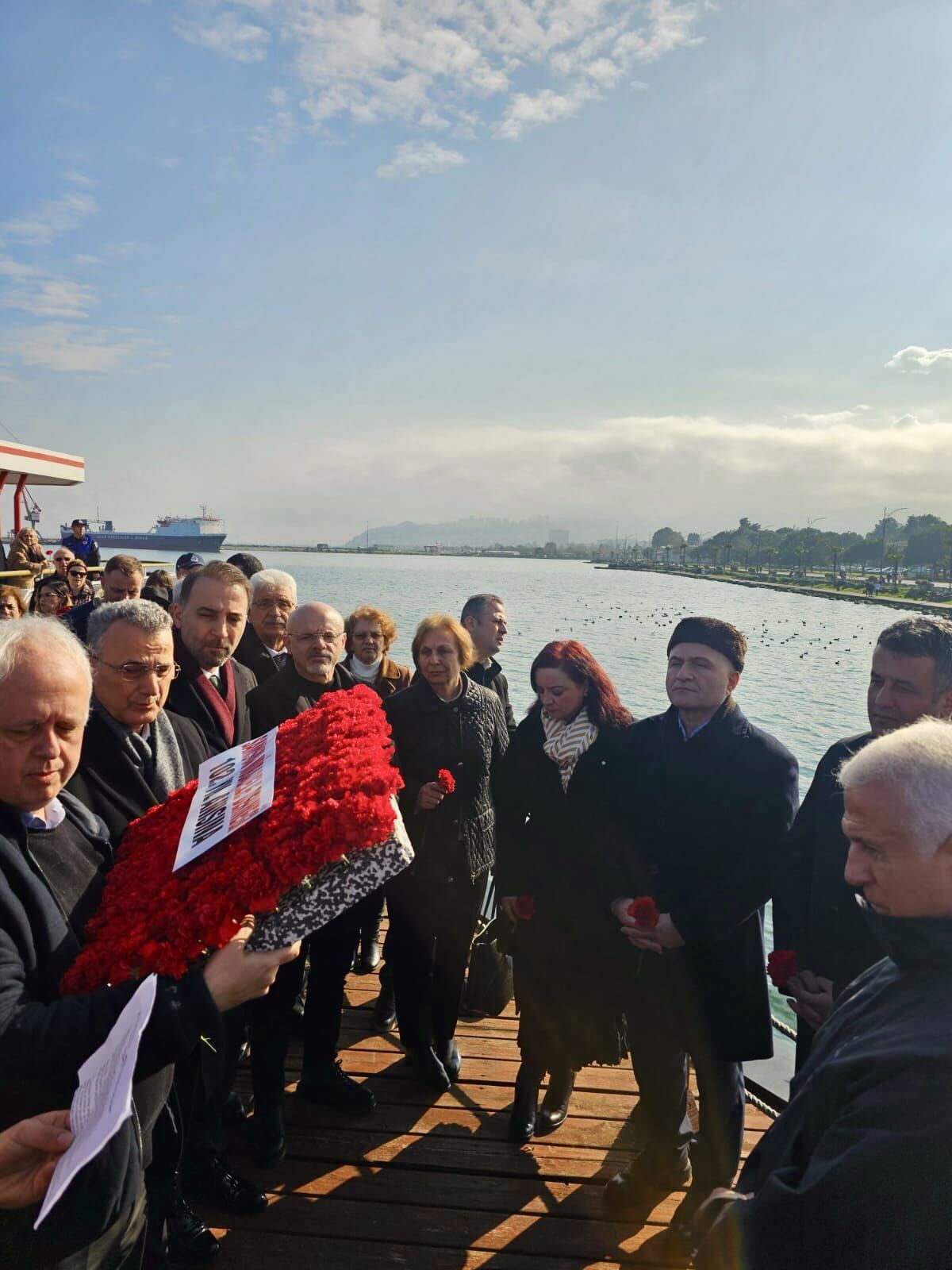 Samsun'da Mübadelenin 102. Yılında Denize Karanfil Bırakıldı 3