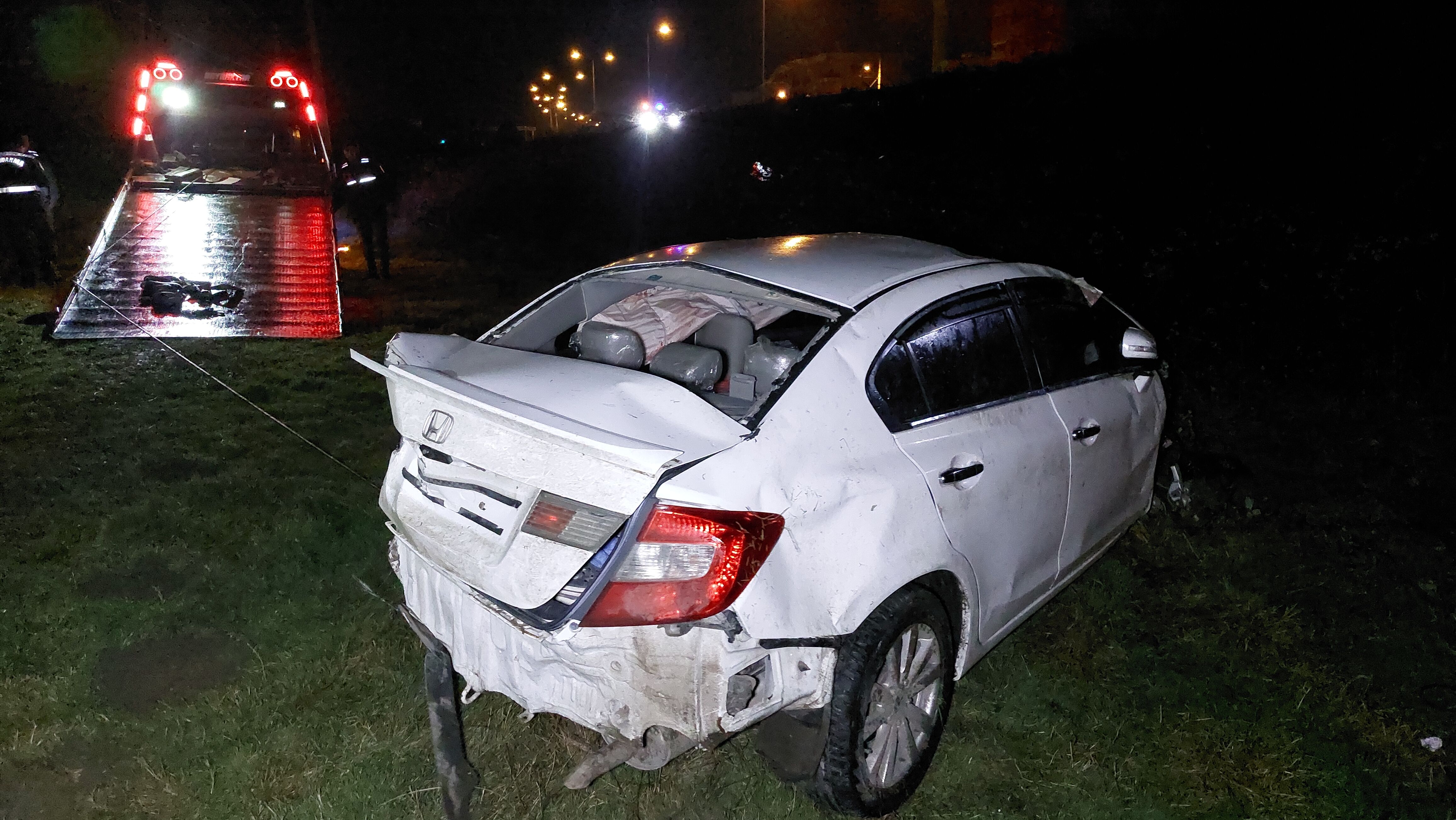 Samsun’da Takla Atan Otomobilde 3 Genç Yaralandı! (5)