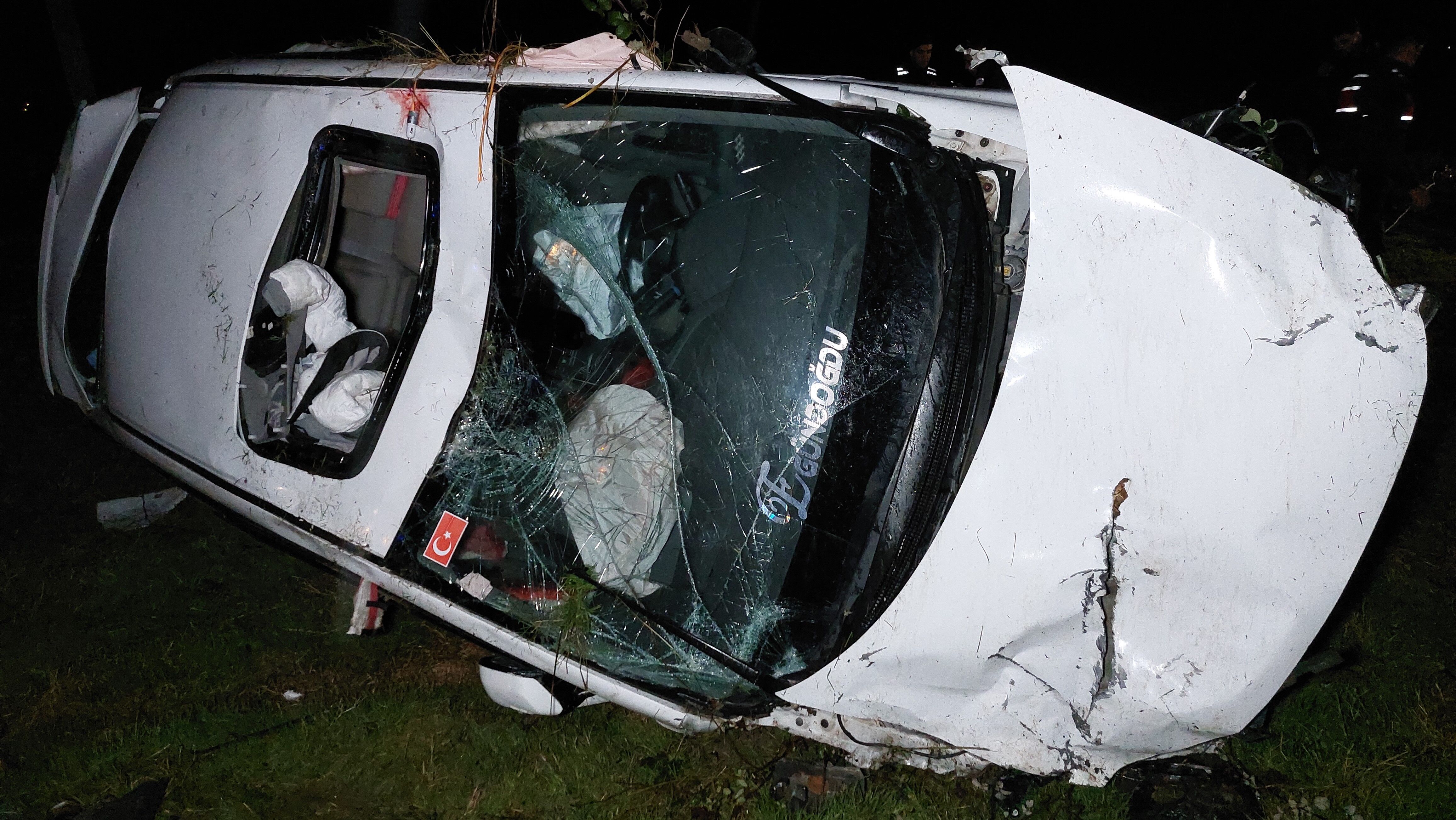 Samsun’da Takla Atan Otomobilde 3 Genç Yaralandı! (6)